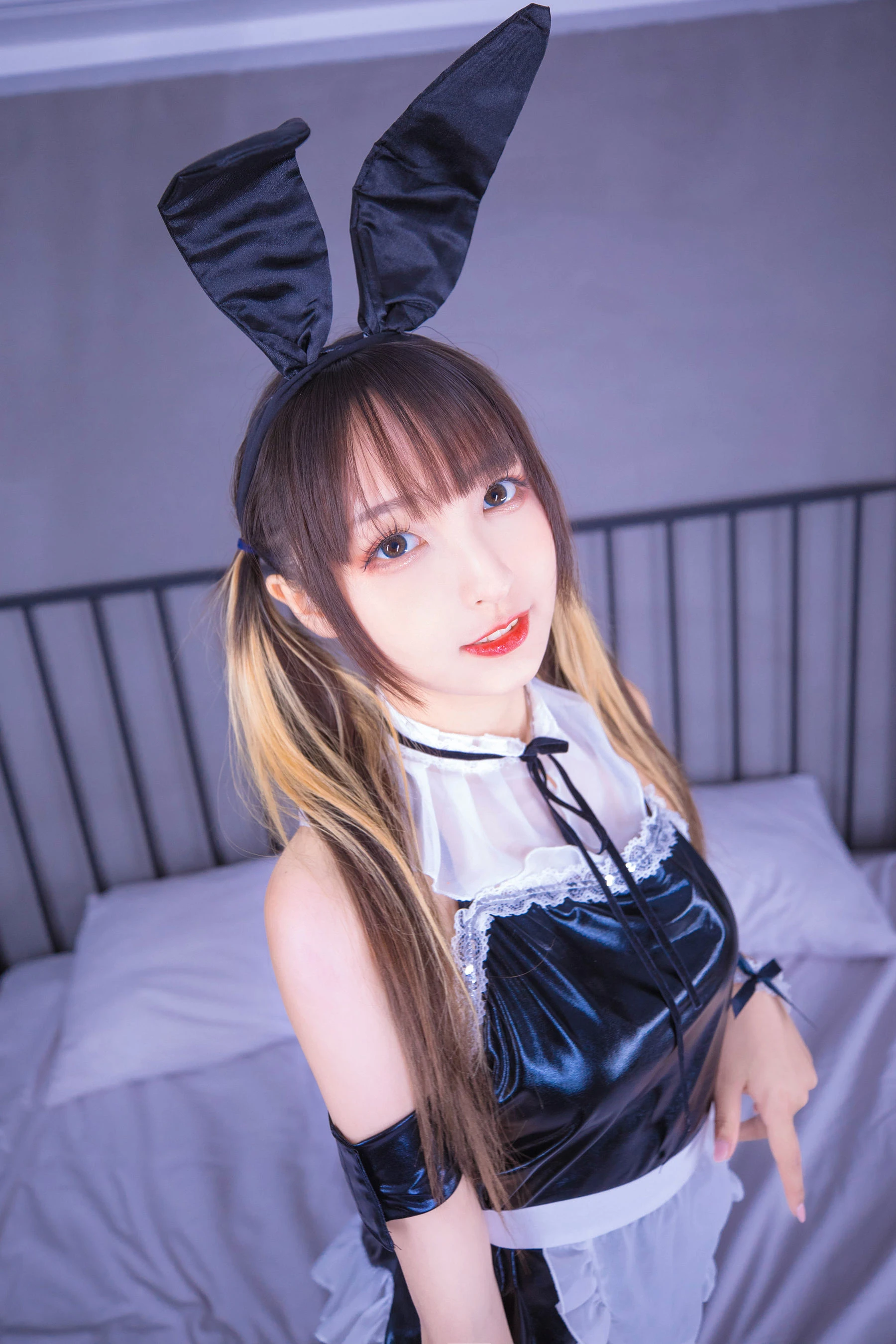 [美女]李雨桐珍藏藝術作品：自然光攝影時尚演繹李雨桐美腿曲線格調綻放寫真集 - 53