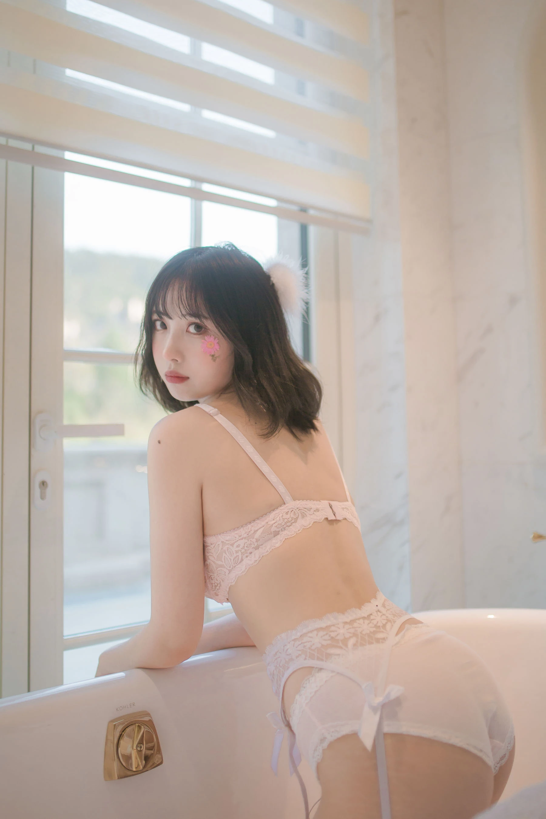 [少婦]郭曉雪私房精選作品珍藏：郭曉雪清純演繹蜂腰完美魅力綻放寫真藝術 - 22