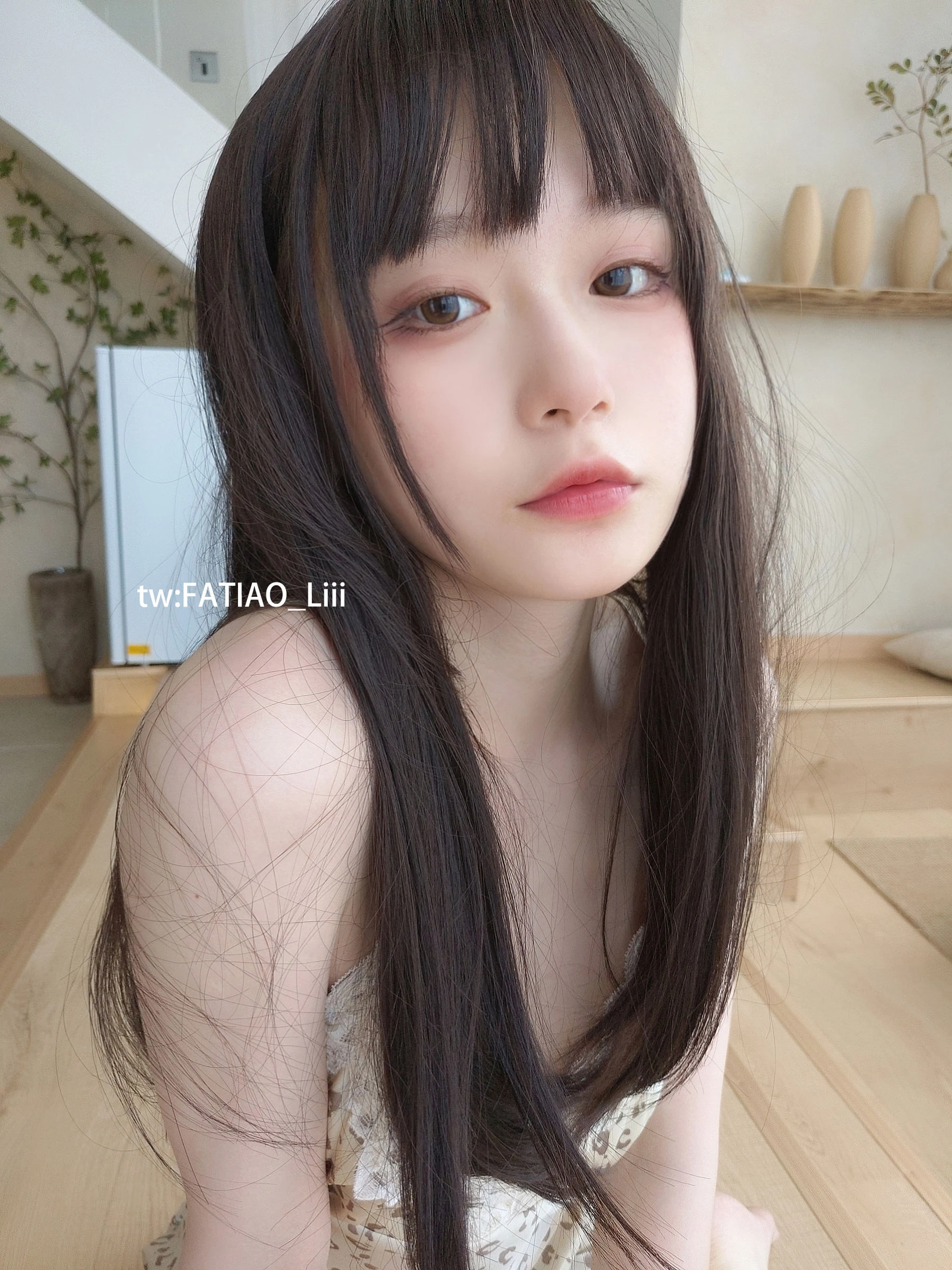 [美女]劉詩怡美圖圖集精選：劉詩怡優雅韻味於街拍展現翹臀曲線獨家攝影 - 32