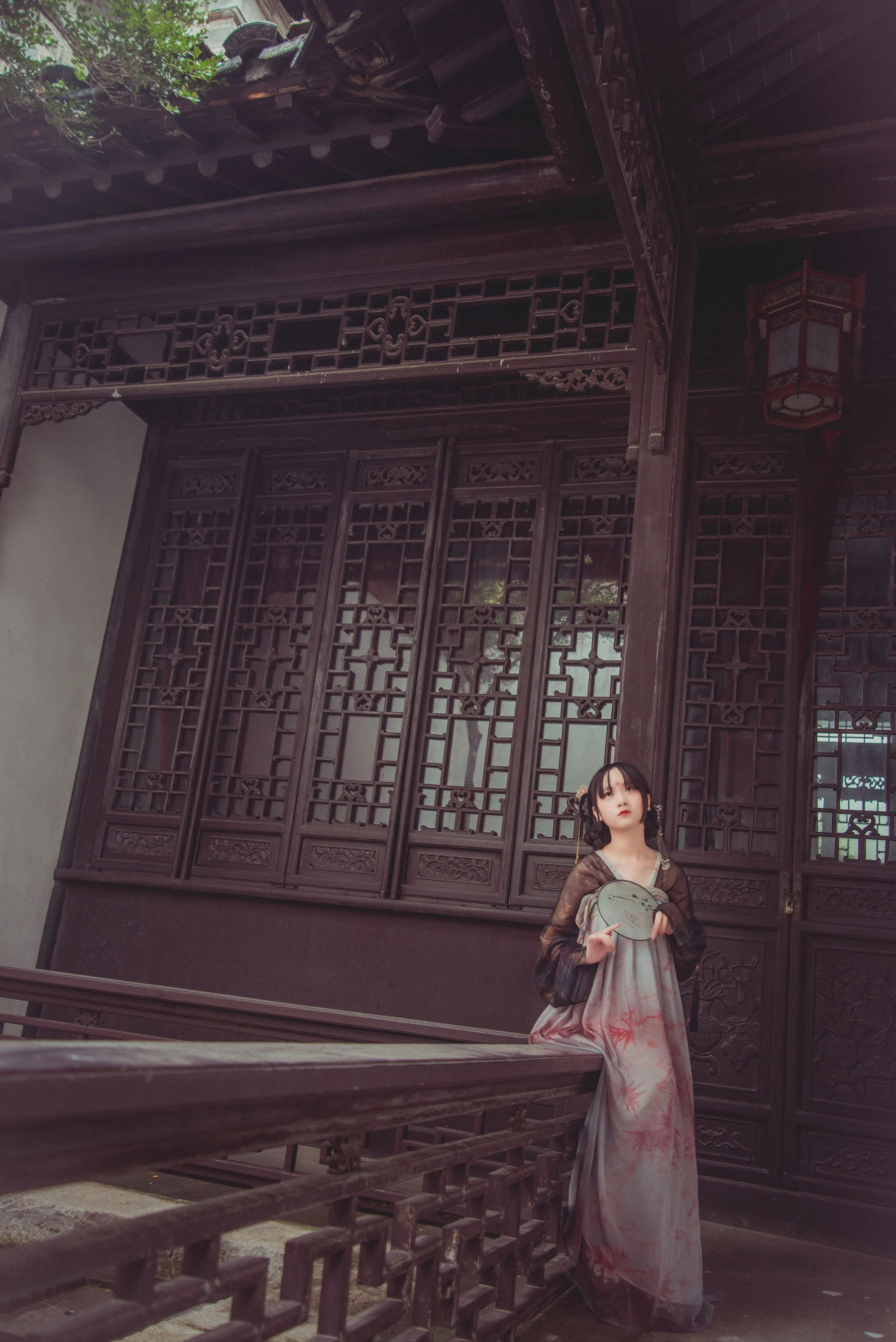 [主播]彭莉琪美圖攝影大師作：彭莉琪火辣於寫真館凸顯曲線韻味珍藏演繹 - 1