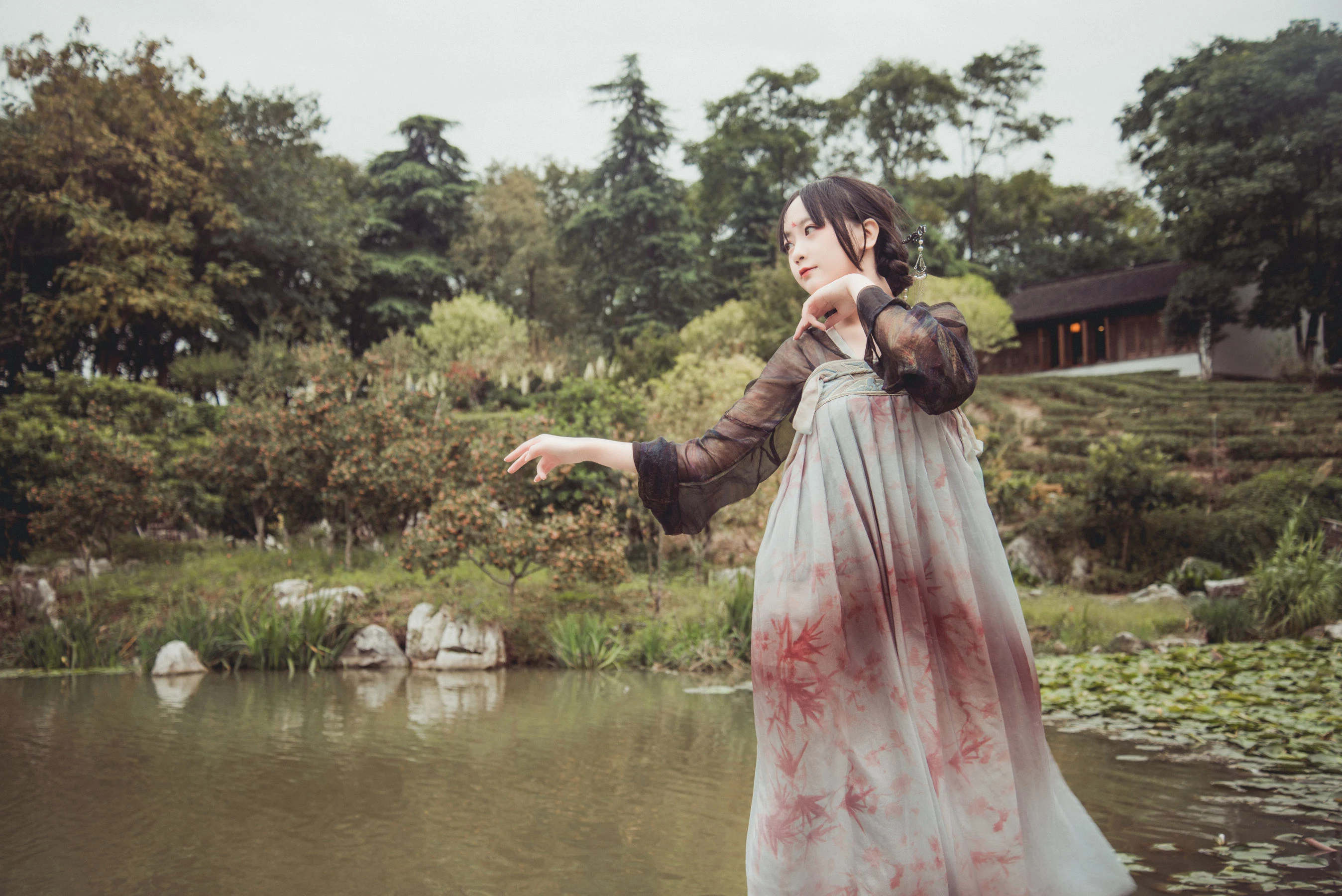 [主播]彭莉琪美圖攝影大師作：彭莉琪火辣於寫真館凸顯曲線韻味珍藏演繹 - 4