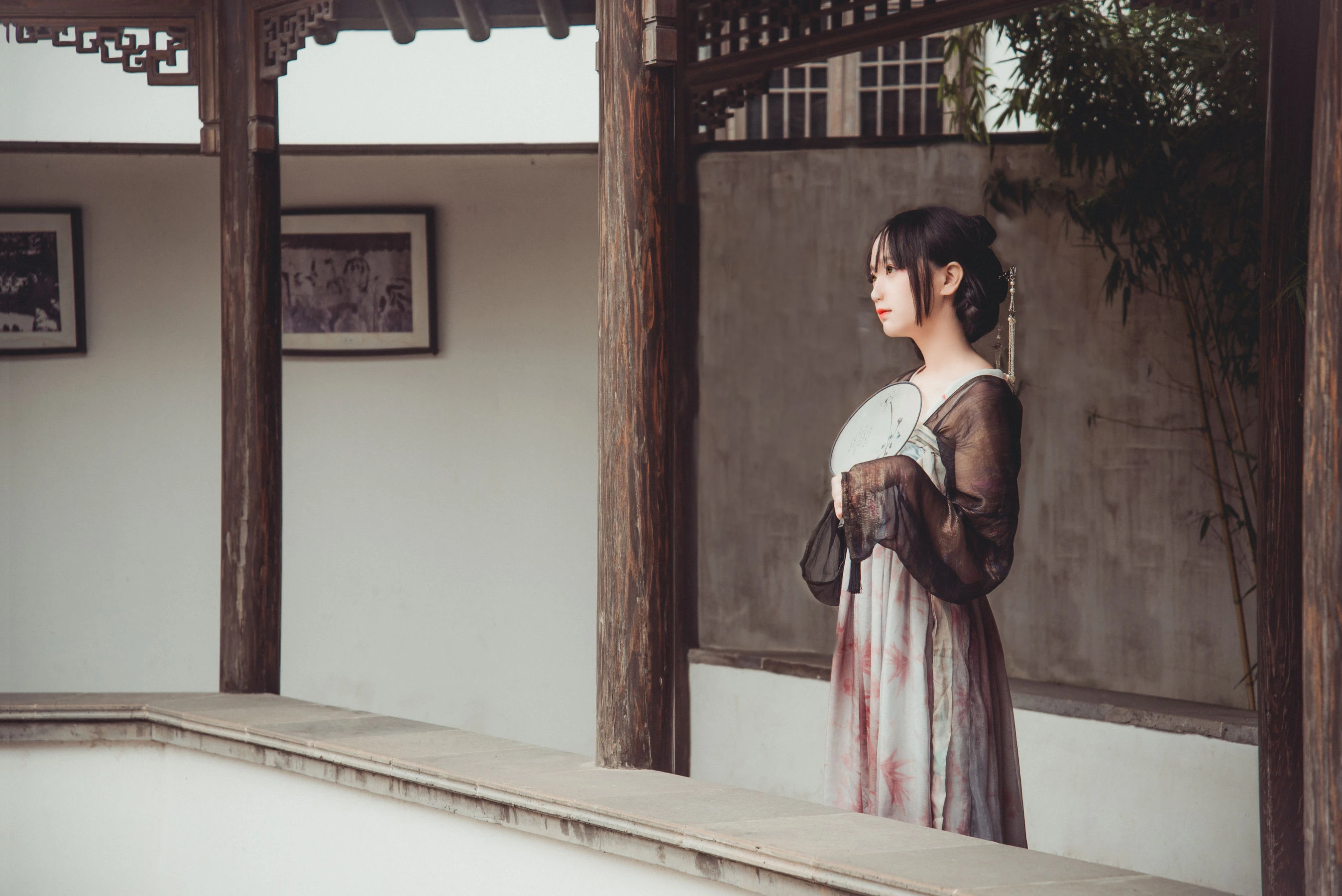 [主播]彭莉琪美圖攝影大師作：彭莉琪火辣於寫真館凸顯曲線韻味珍藏演繹 - 5