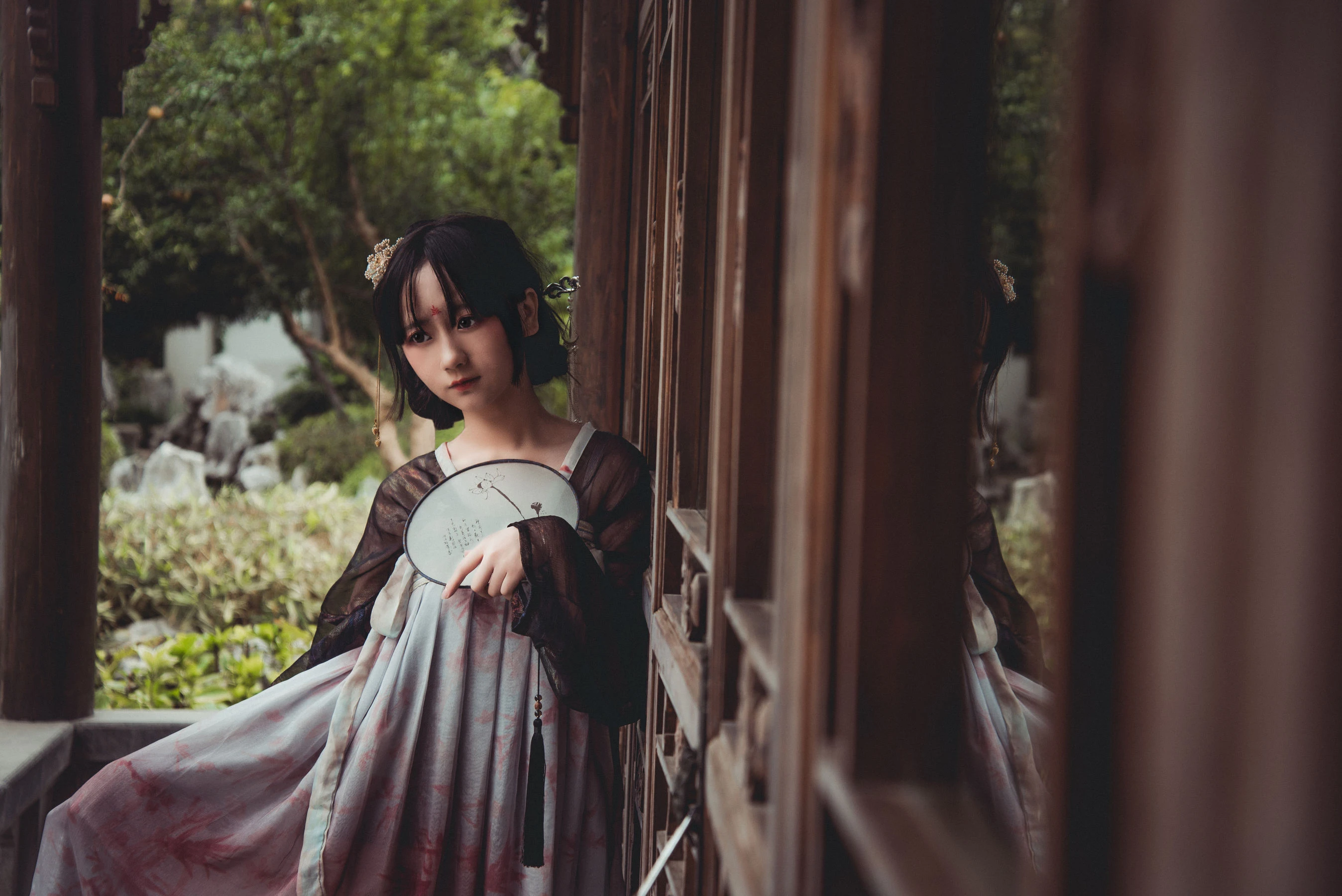 [主播]彭莉琪美圖攝影大師作：彭莉琪火辣於寫真館凸顯曲線韻味珍藏演繹 - 7