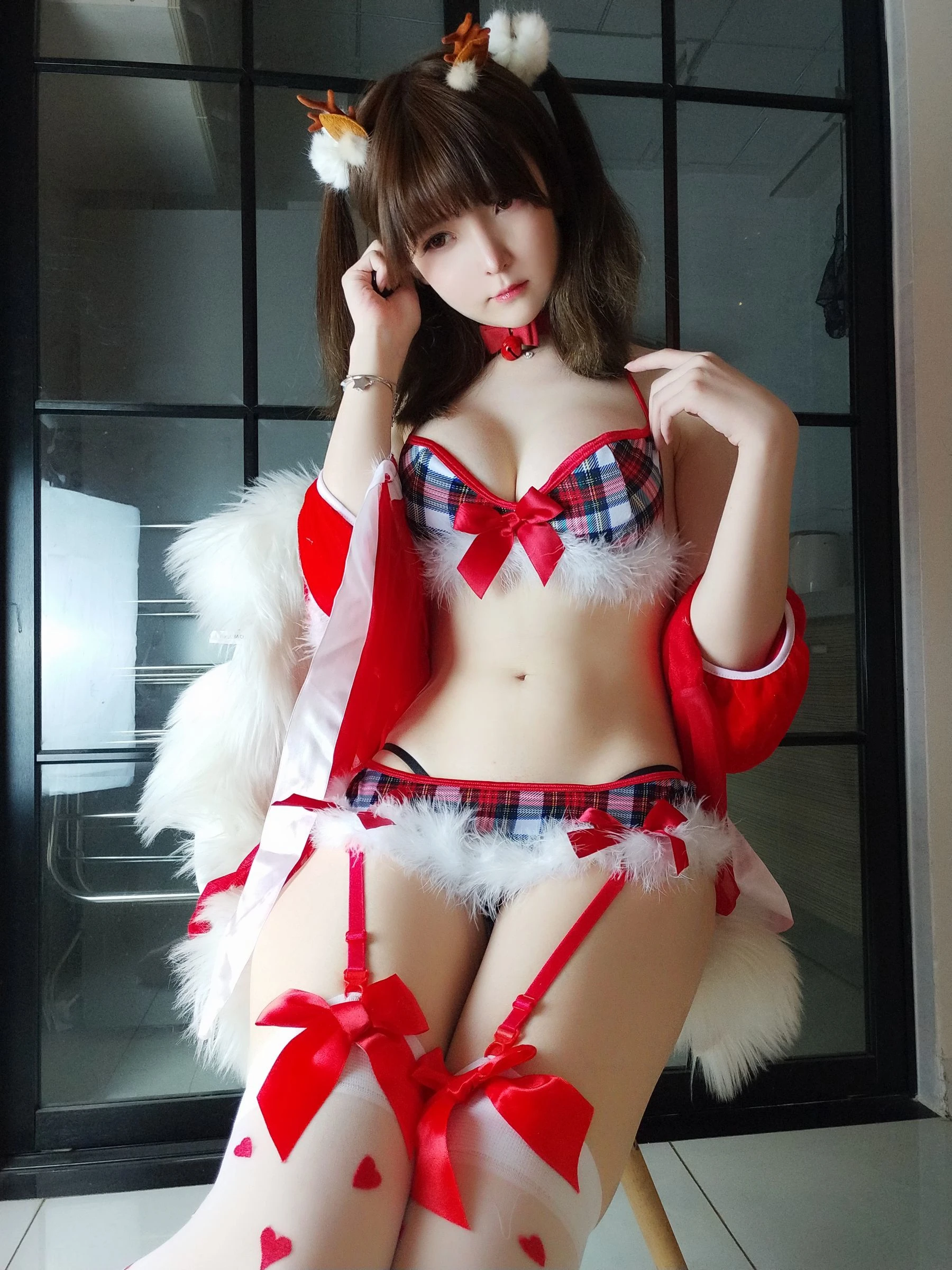 [美女]黃心怡美圖攝影大師作：黃心怡性感於室內詮釋翹臀風採高清演繹 - 8