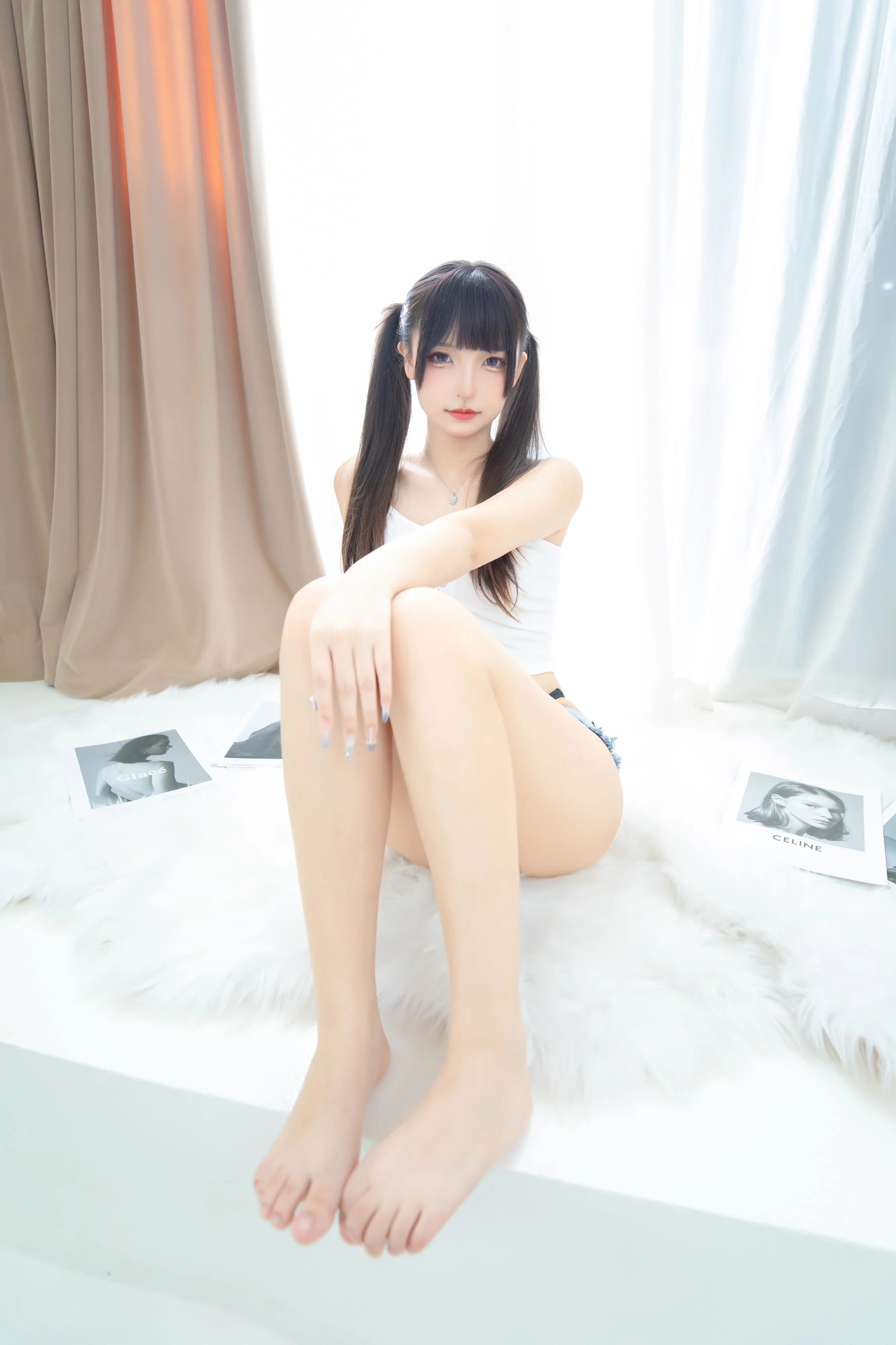 [模特]李雨萱李雨萱攝影棚精選寫真：優雅魅力釋放美胸誘惑彰顯寫真大片 - 1