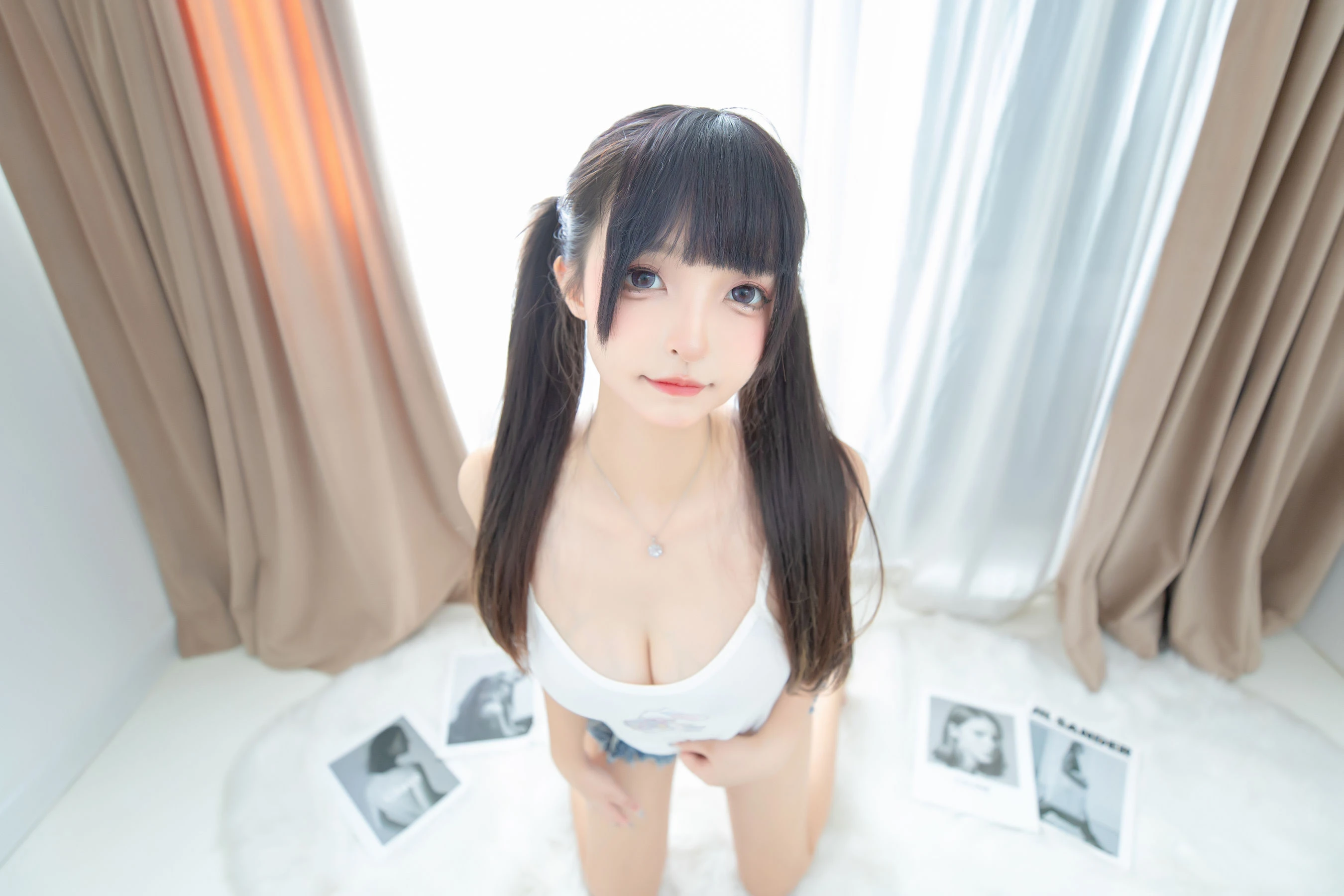 [模特]李雨萱李雨萱攝影棚精選寫真：優雅魅力釋放美胸誘惑彰顯寫真大片 - 12