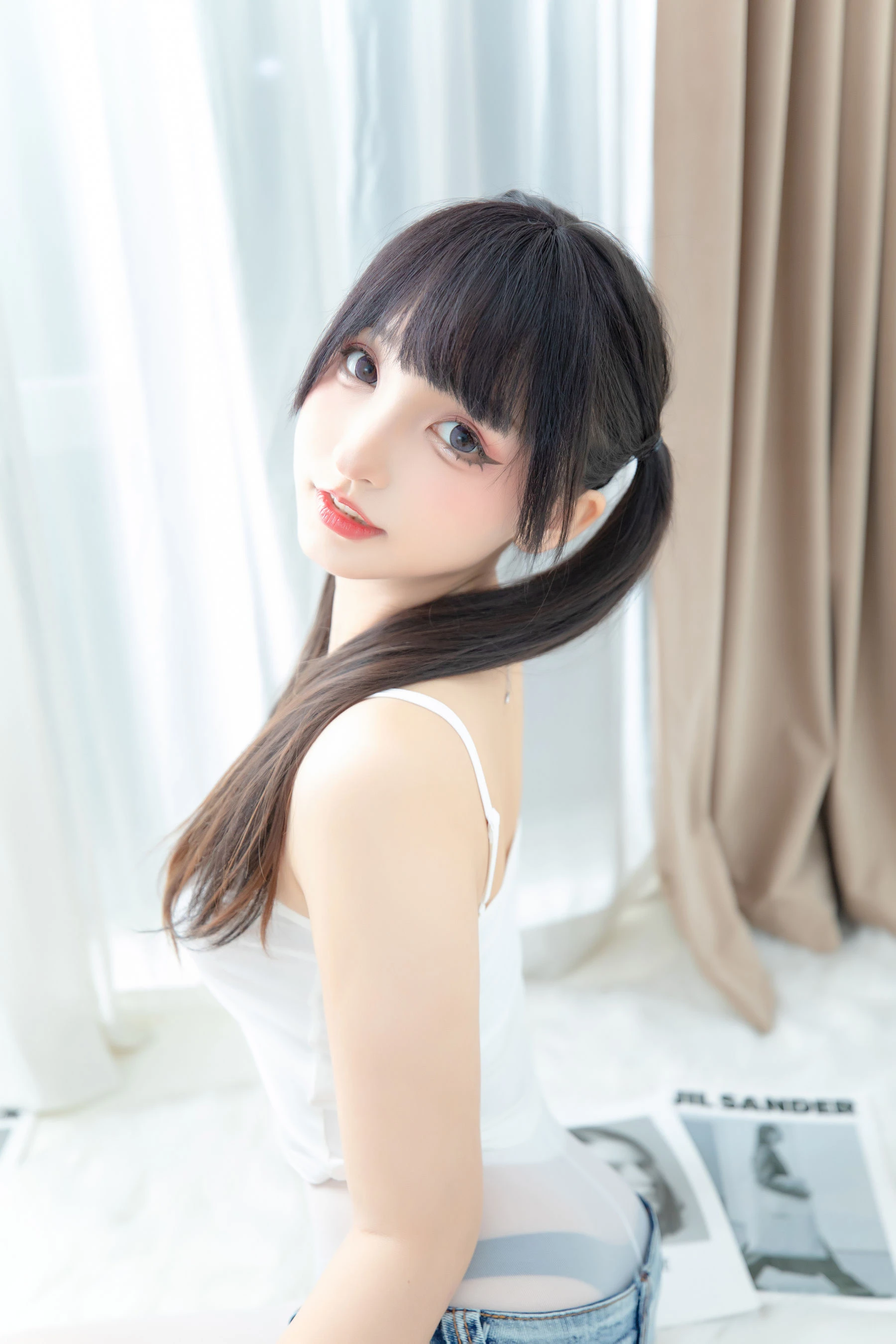 [模特]李雨萱李雨萱攝影棚精選寫真：優雅魅力釋放美胸誘惑彰顯寫真大片 - 15