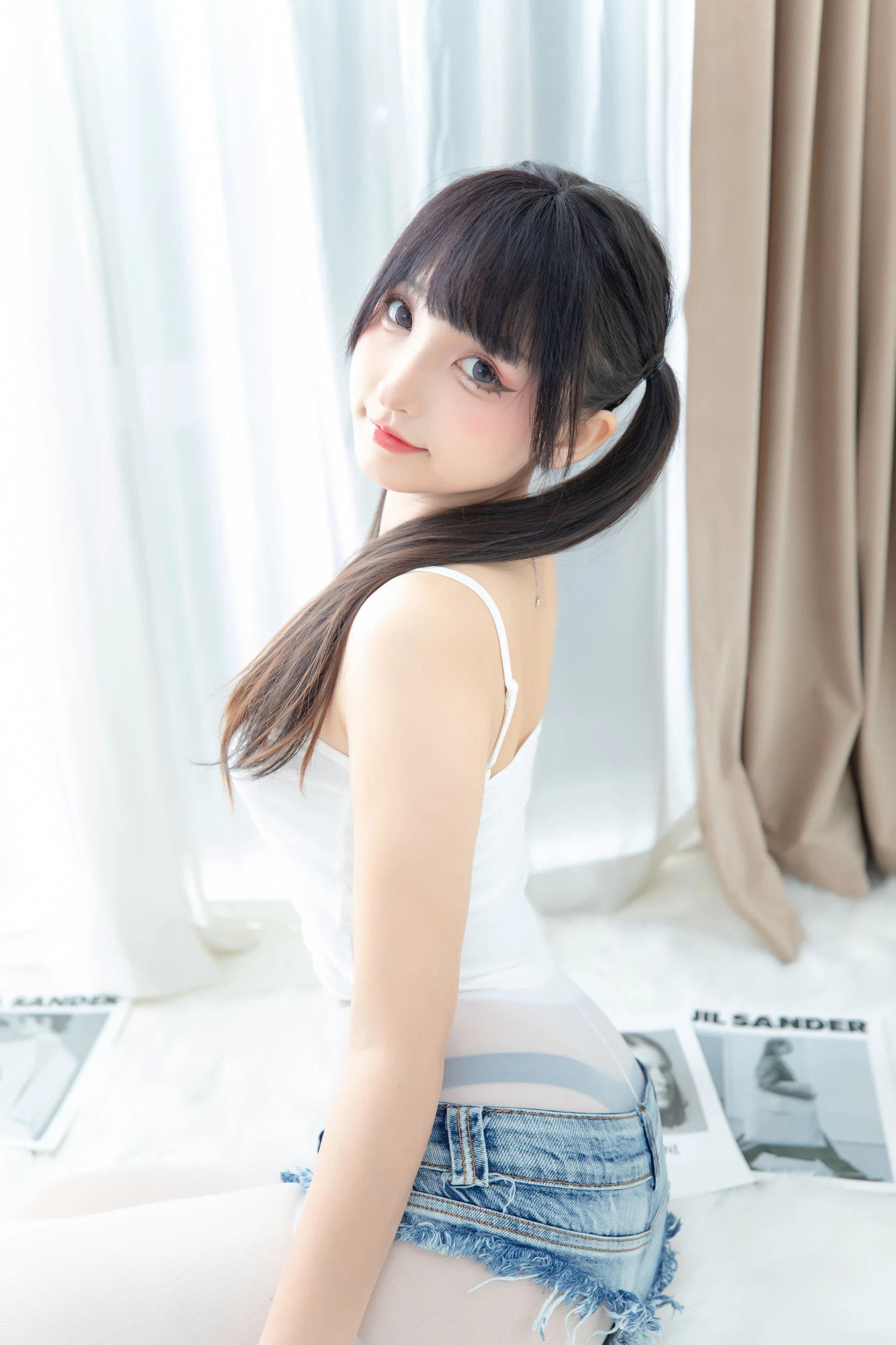 [模特]李雨萱李雨萱攝影棚精選寫真：優雅魅力釋放美胸誘惑彰顯寫真大片 - 16