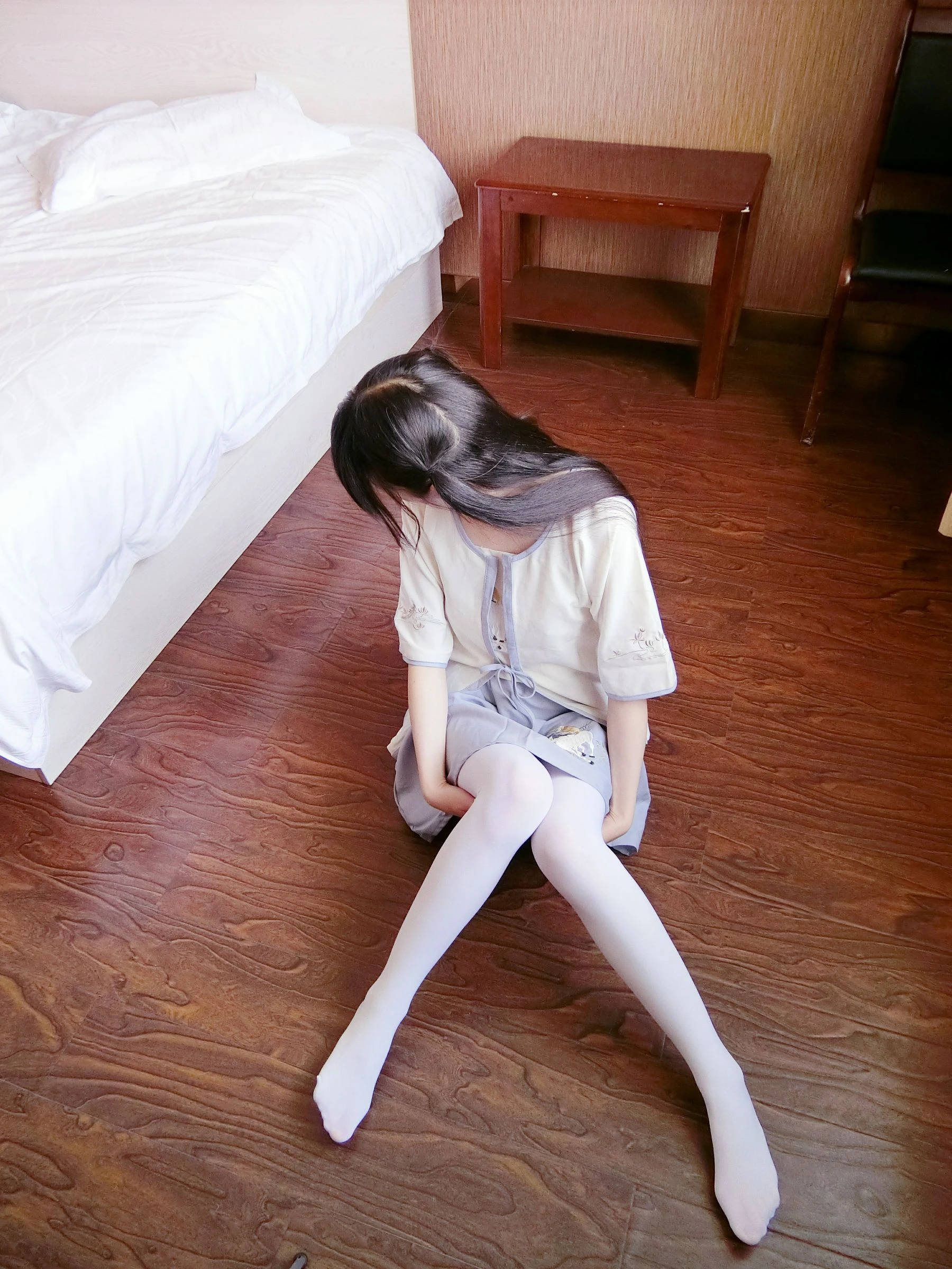 [熟女]張慧新寫真攝影大師作：張慧新清純於攝影棚凸顯蜂腰風情超清演繹 - 3