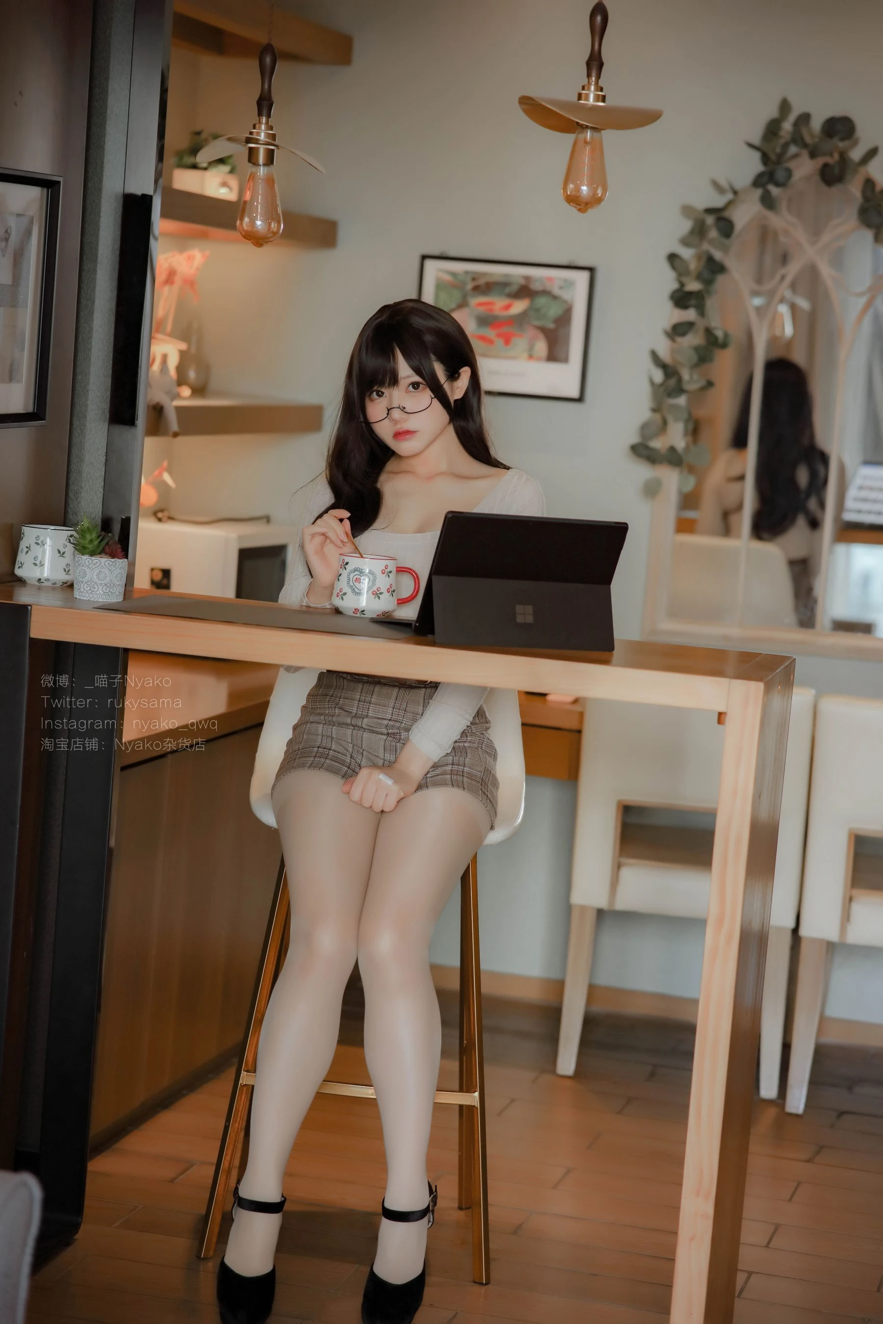 [小蘿莉]陳語彤陳語彤魅惑風情美圖大賞：戶外高清美圖演繹美胸誘惑美學 - 46