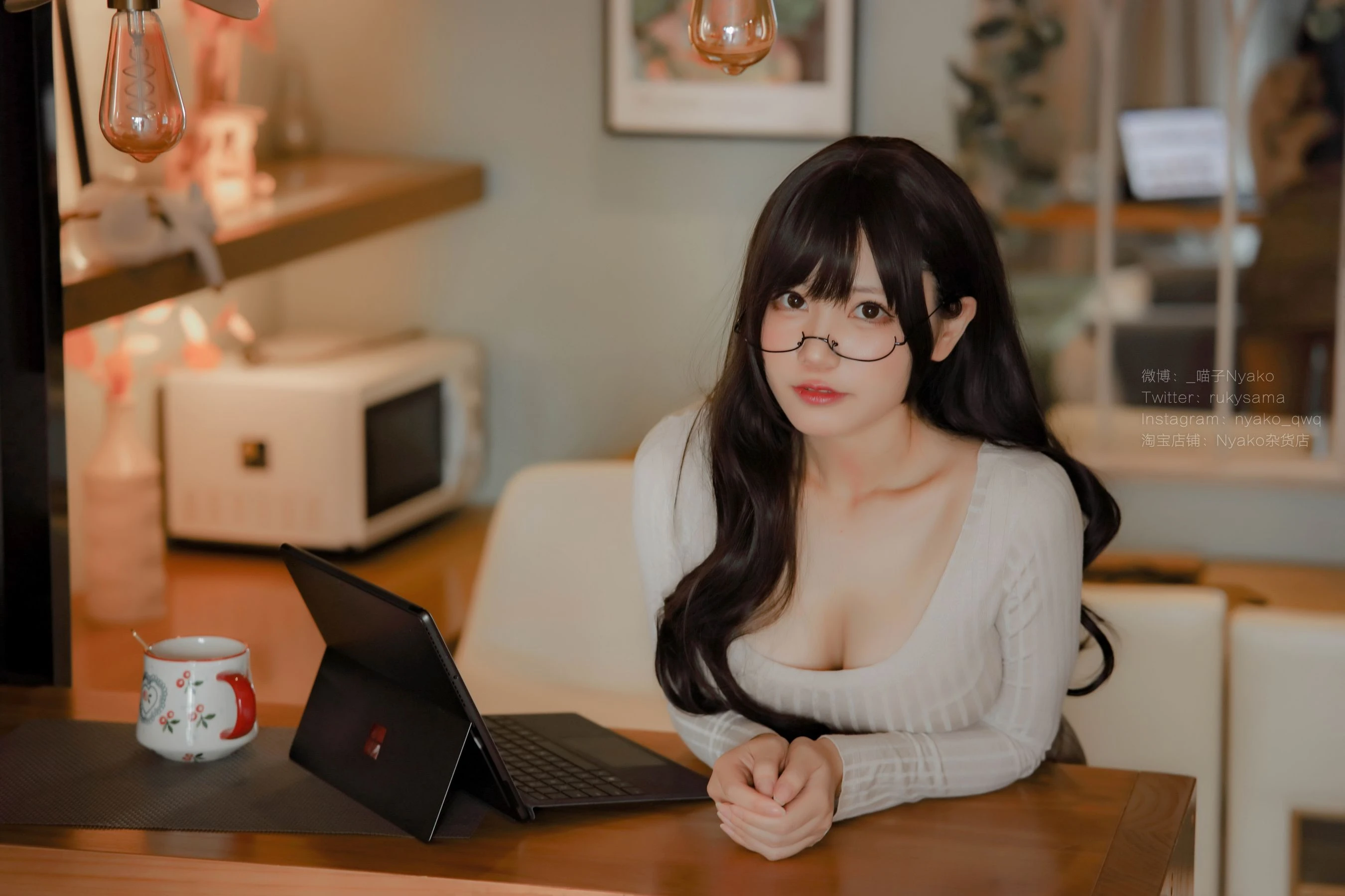 [小蘿莉]陳語彤陳語彤魅惑風情美圖大賞：戶外高清美圖演繹美胸誘惑美學 - 58