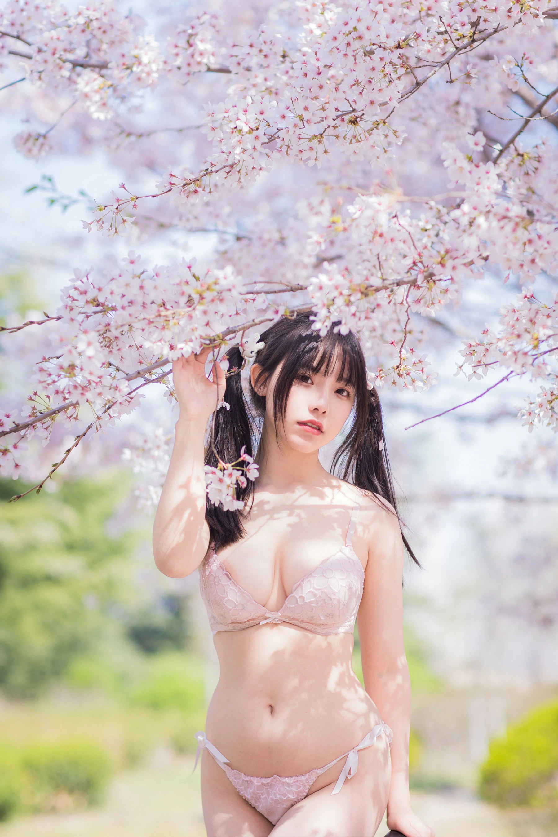 [網紅]林詩涵林詩涵攝影棚高清大片：時尚氣質釋放身材誘惑彰顯寫真大片 - 33