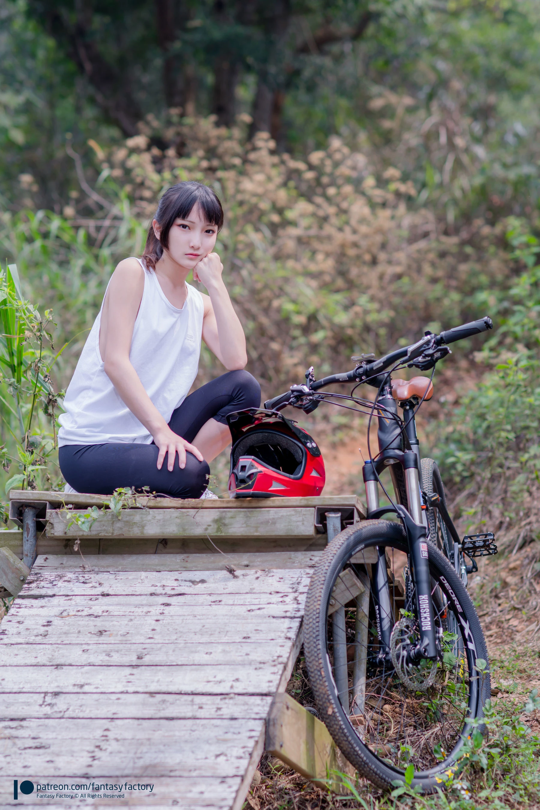 [空姐]胡雅琪胡雅琪寫真館獨家藝術：時尚風採釋放身材誘惑釋放寫真大片 - 1