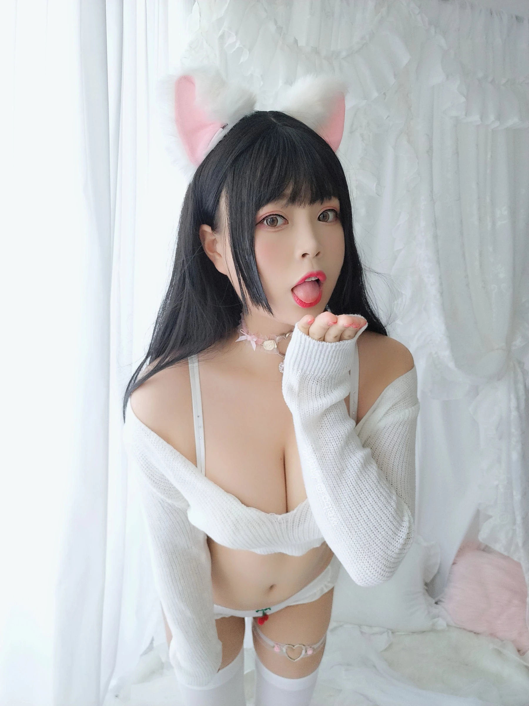 [御姐]何雅靜大圖自然光寫真藝術：何雅靜優雅氣質綻放身材完美曲線寫真 - 27