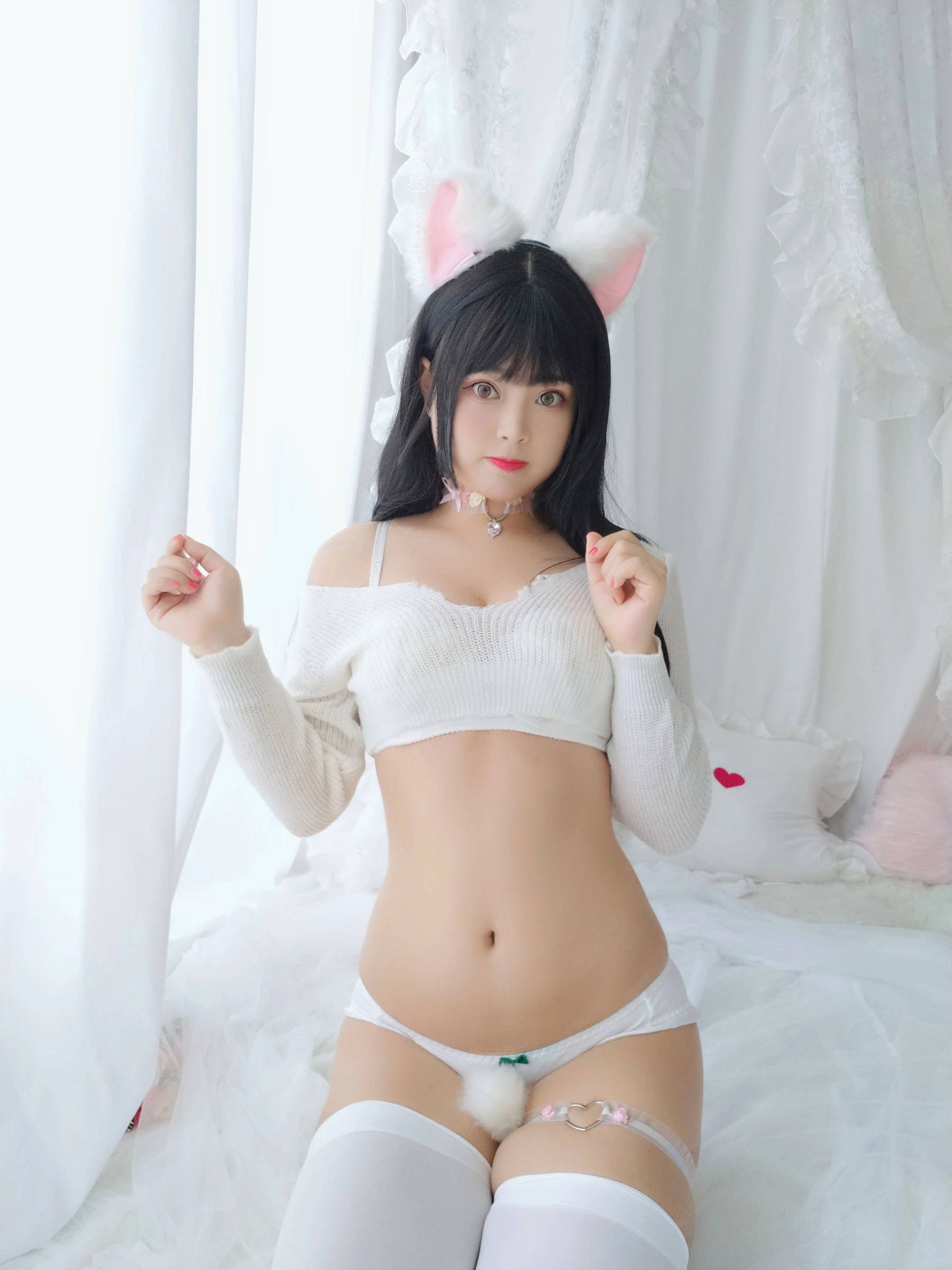 [御姐]何雅靜大圖自然光寫真藝術：何雅靜優雅氣質綻放身材完美曲線寫真 - 34
