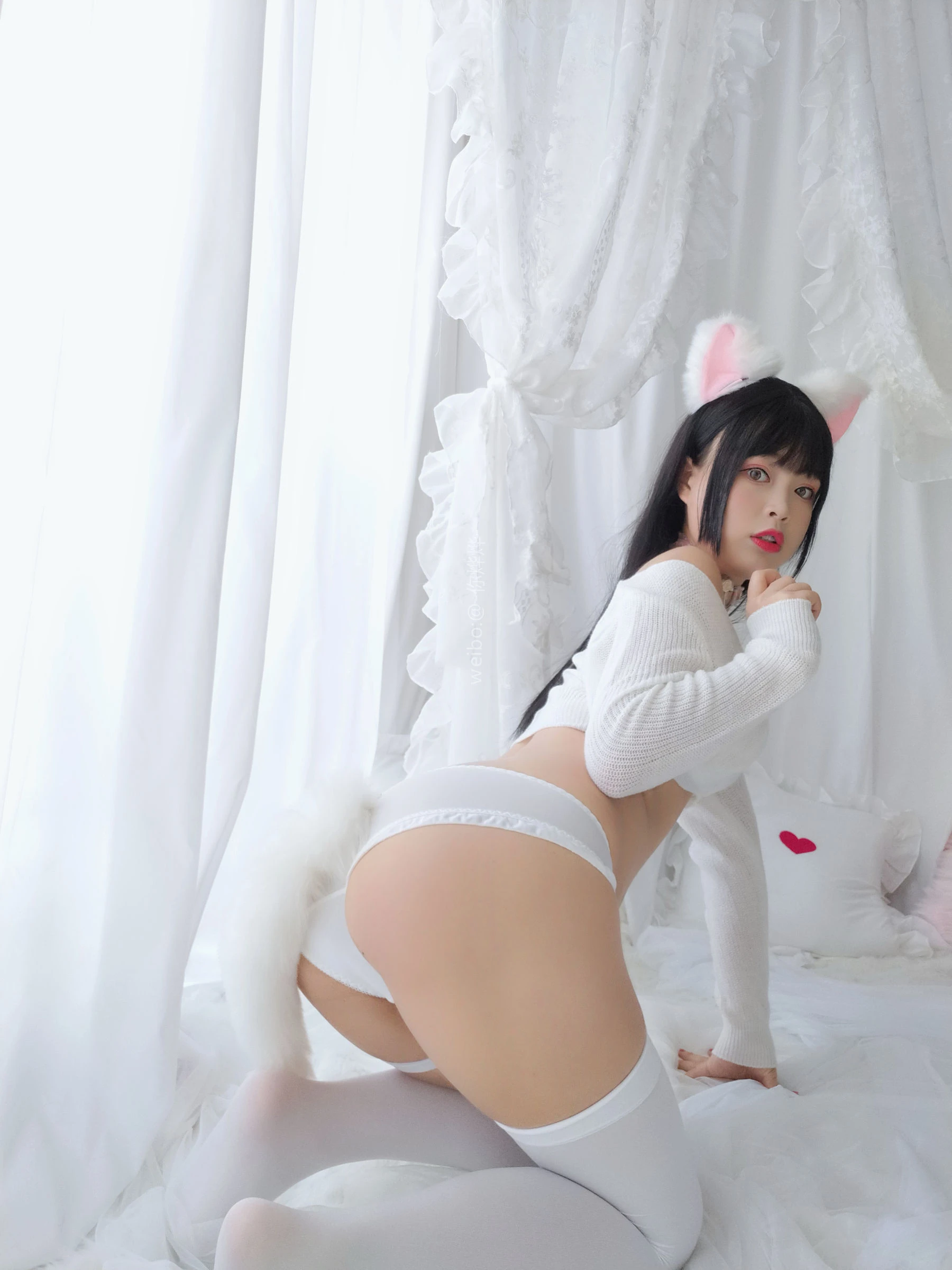 [御姐]何雅靜大圖自然光寫真藝術：何雅靜優雅氣質綻放身材完美曲線寫真 - 48