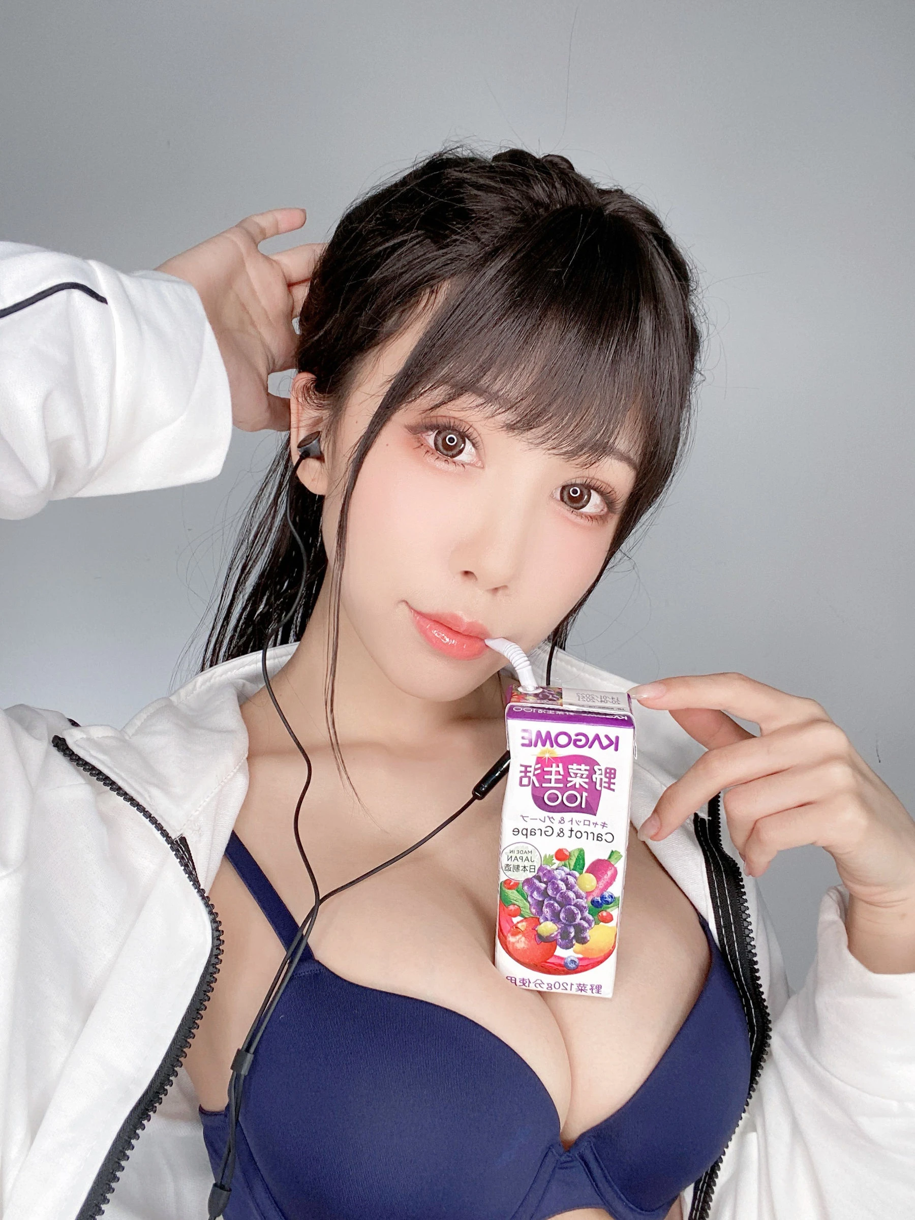 [網紅]王詩雨王詩雨私房精選圖集：甜美風情釋放美腿誘惑綻放寫真大片 - 37