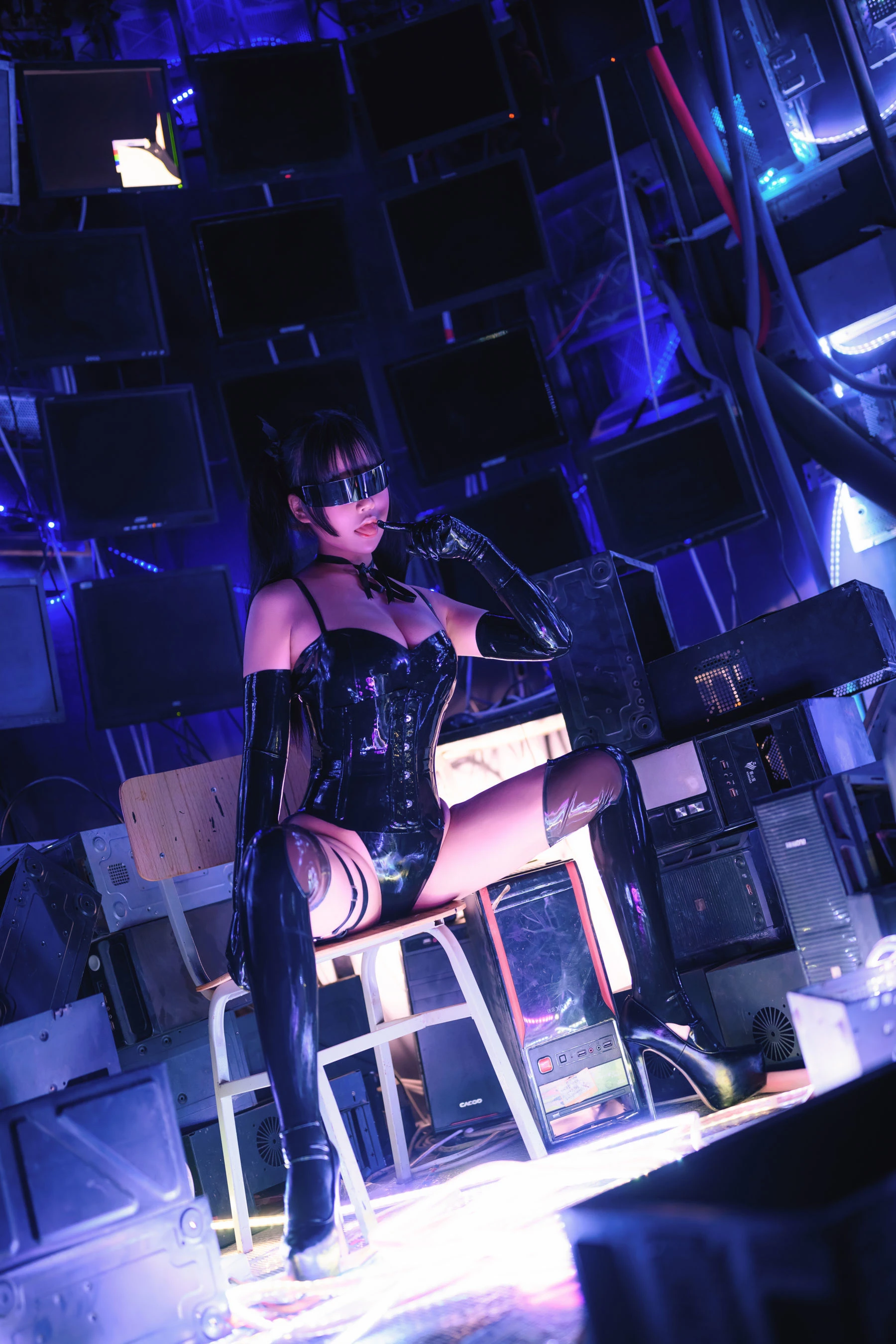 [Showgirl]郭夢瑤攝影棚首發圖集珍藏：郭夢瑤時尚演繹翹臀完美風情詮釋寫真藝術 - 13