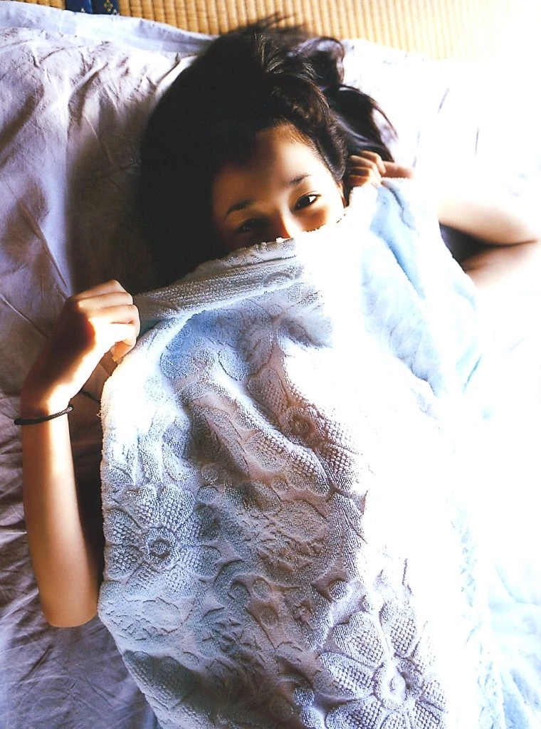 [名模]李子萱大圖大片作品：自然光攝影甜美詮釋李子萱翹臀曲線氣質綻放寫真集 - 40
