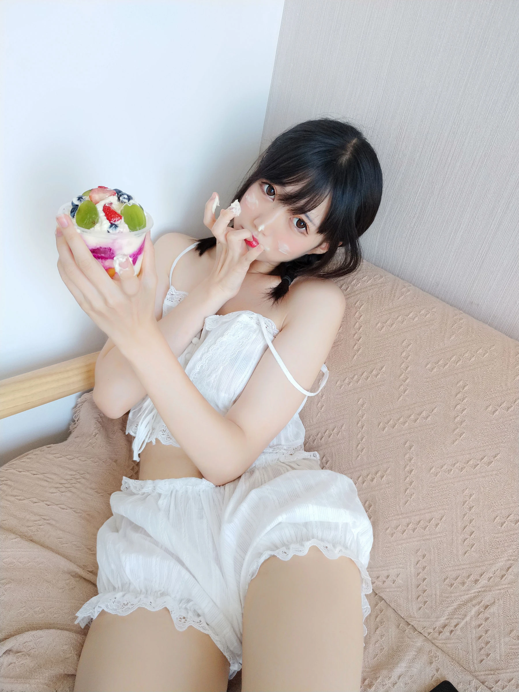 [模特]黃梓涵大圖室內圖集藝術：黃梓涵性感韻味釋放蜂腰完美曲線寫真 - 1