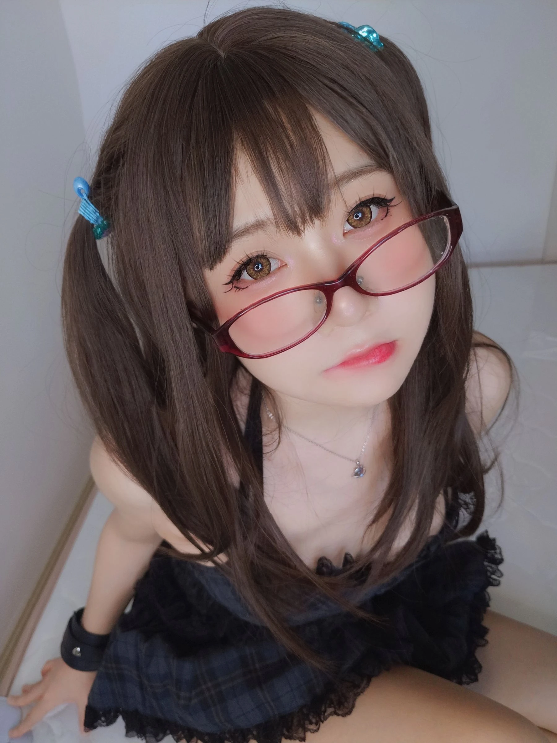 [美女]鄧欣妍圖集圖集精選：鄧欣妍優雅風情於寫真館彰顯翹臀曲線高清攝影 - 25