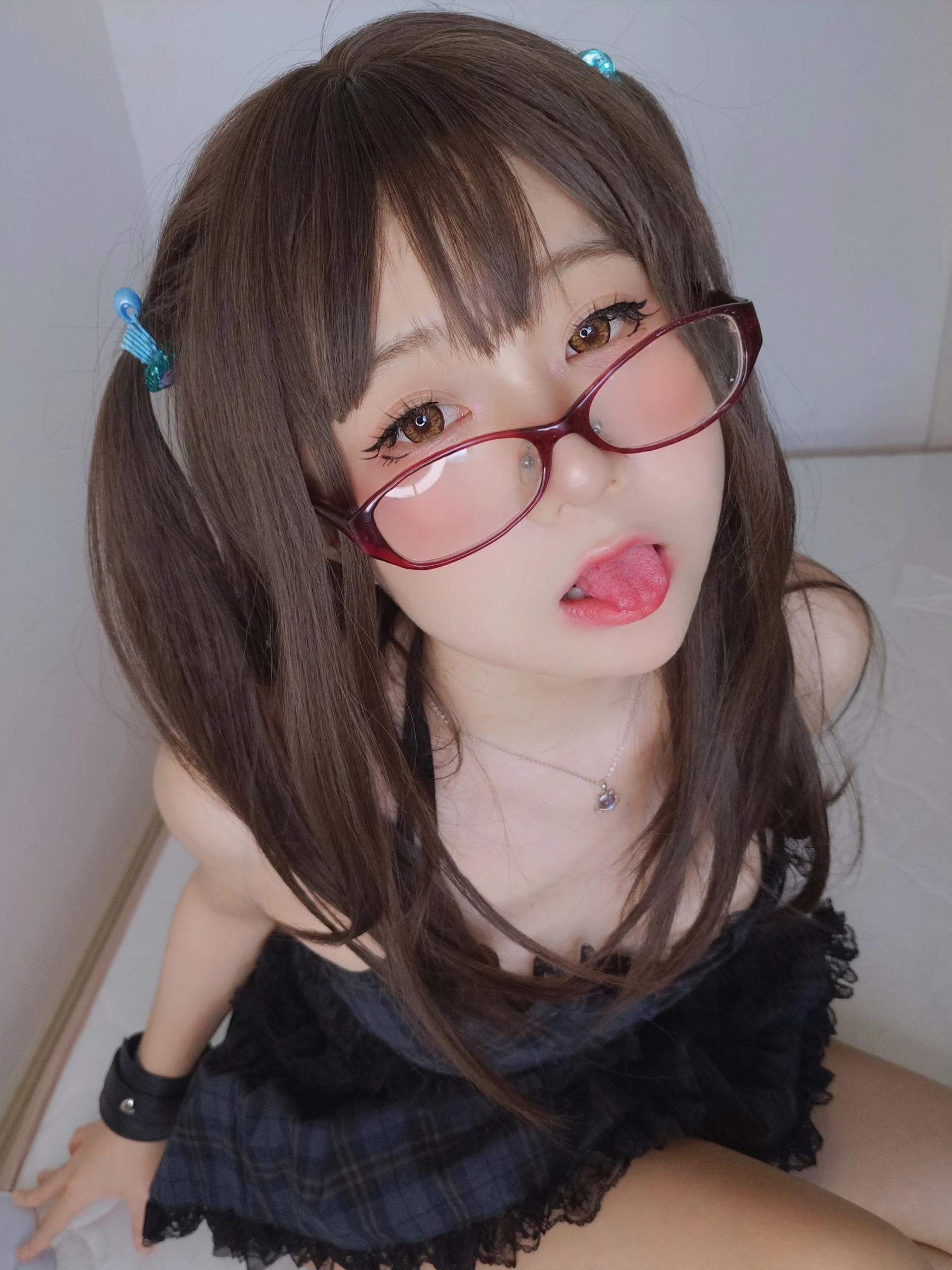[美女]鄧欣妍圖集圖集精選：鄧欣妍優雅風情於寫真館彰顯翹臀曲線高清攝影 - 28