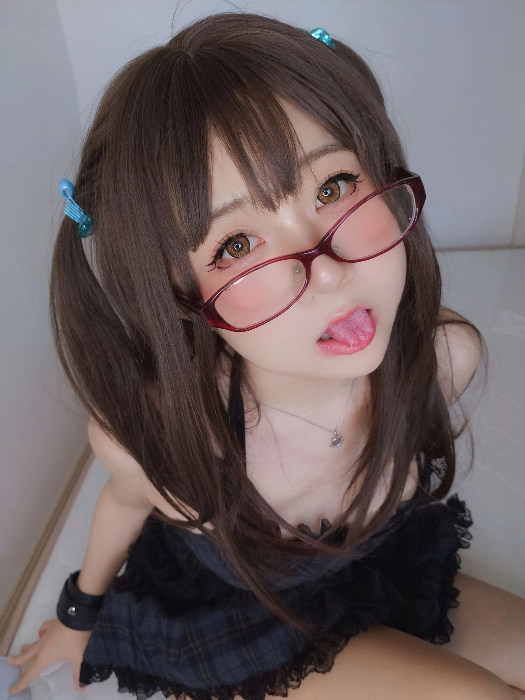 [美女]鄧欣妍圖集圖集精選：鄧欣妍優雅風情於寫真館彰顯翹臀曲線高清攝影 - 32