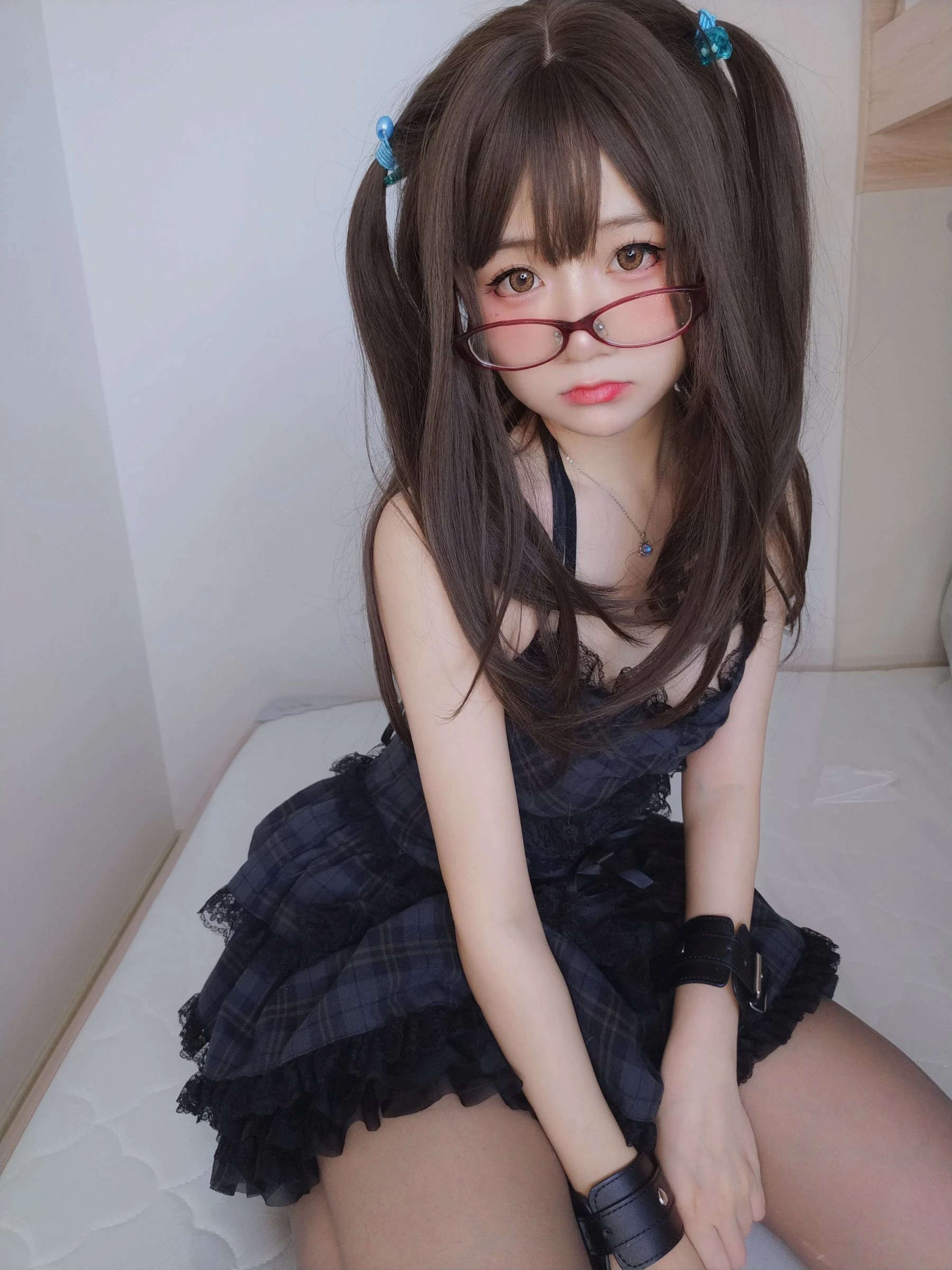[美女]鄧欣妍圖集圖集精選：鄧欣妍優雅風情於寫真館彰顯翹臀曲線高清攝影 - 53