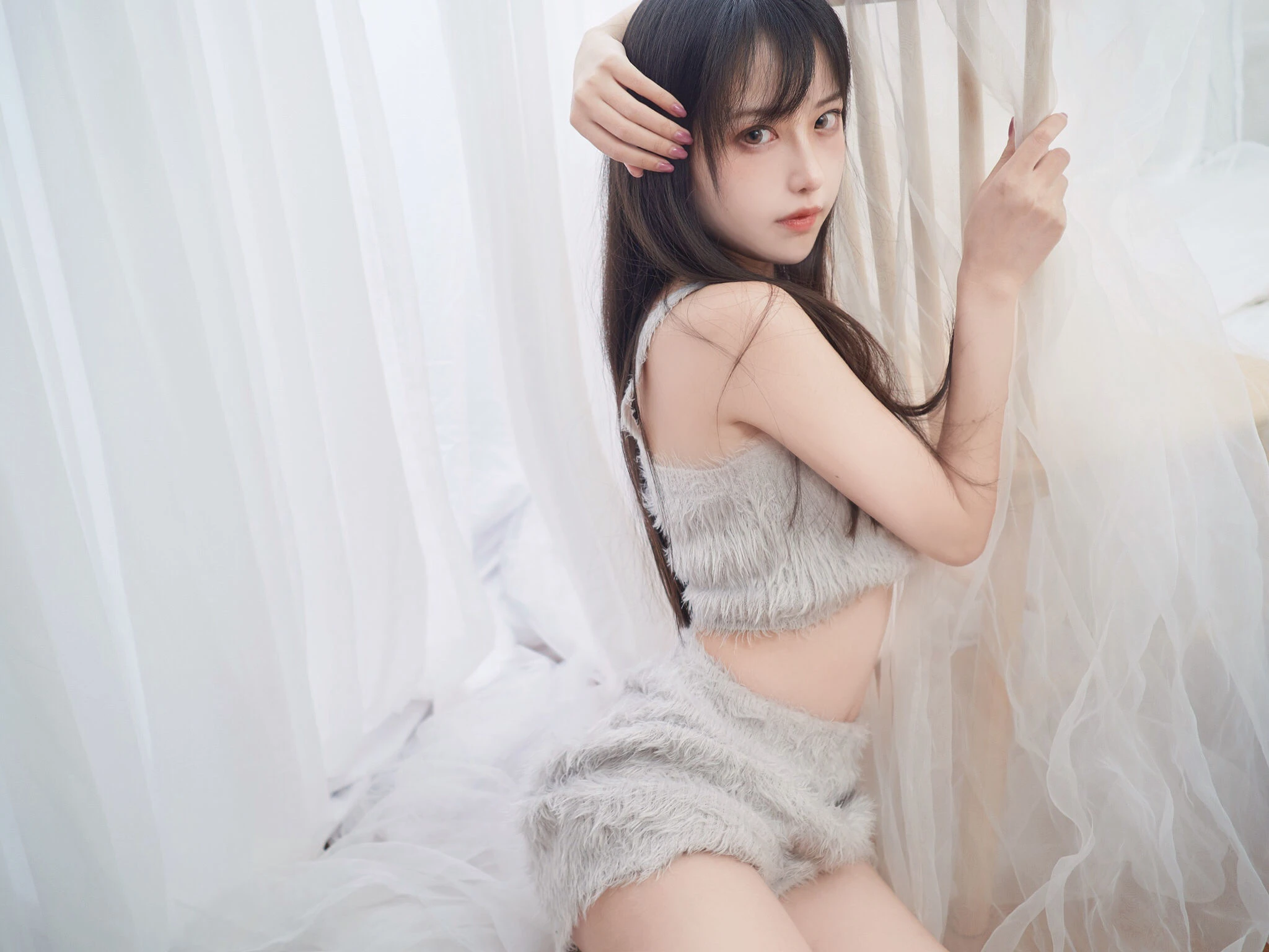 [正妹]彭雨靜作品圖集精選：彭雨靜火辣氣質於寫真館綻放身材曲線超清攝影 - 16