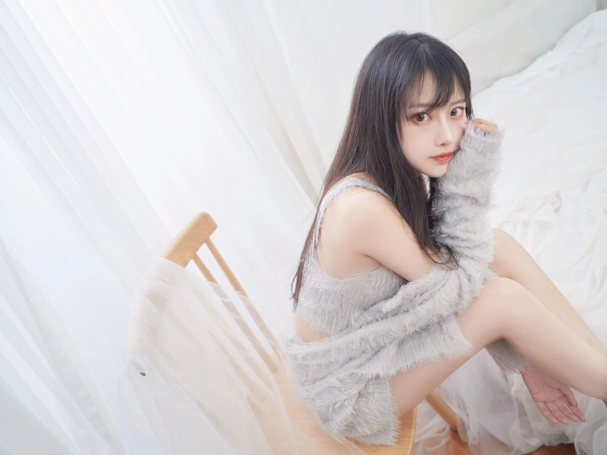 [正妹]彭雨靜作品圖集精選：彭雨靜火辣氣質於寫真館綻放身材曲線超清攝影 - 18