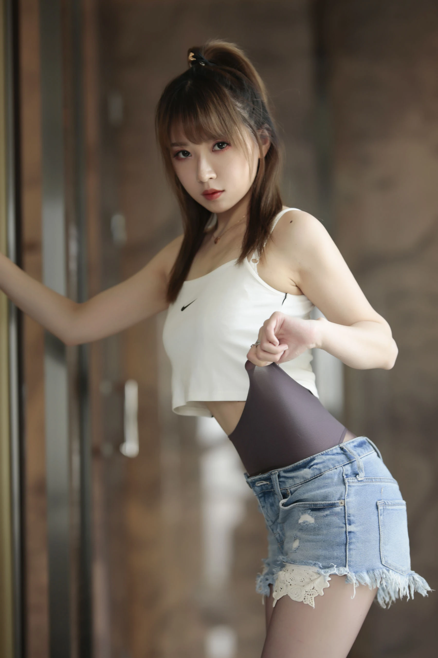 [主播]宋詩雨宋詩雨攝影棚首發攝影：優雅風採釋放美腿誘惑綻放寫真大片 - 42