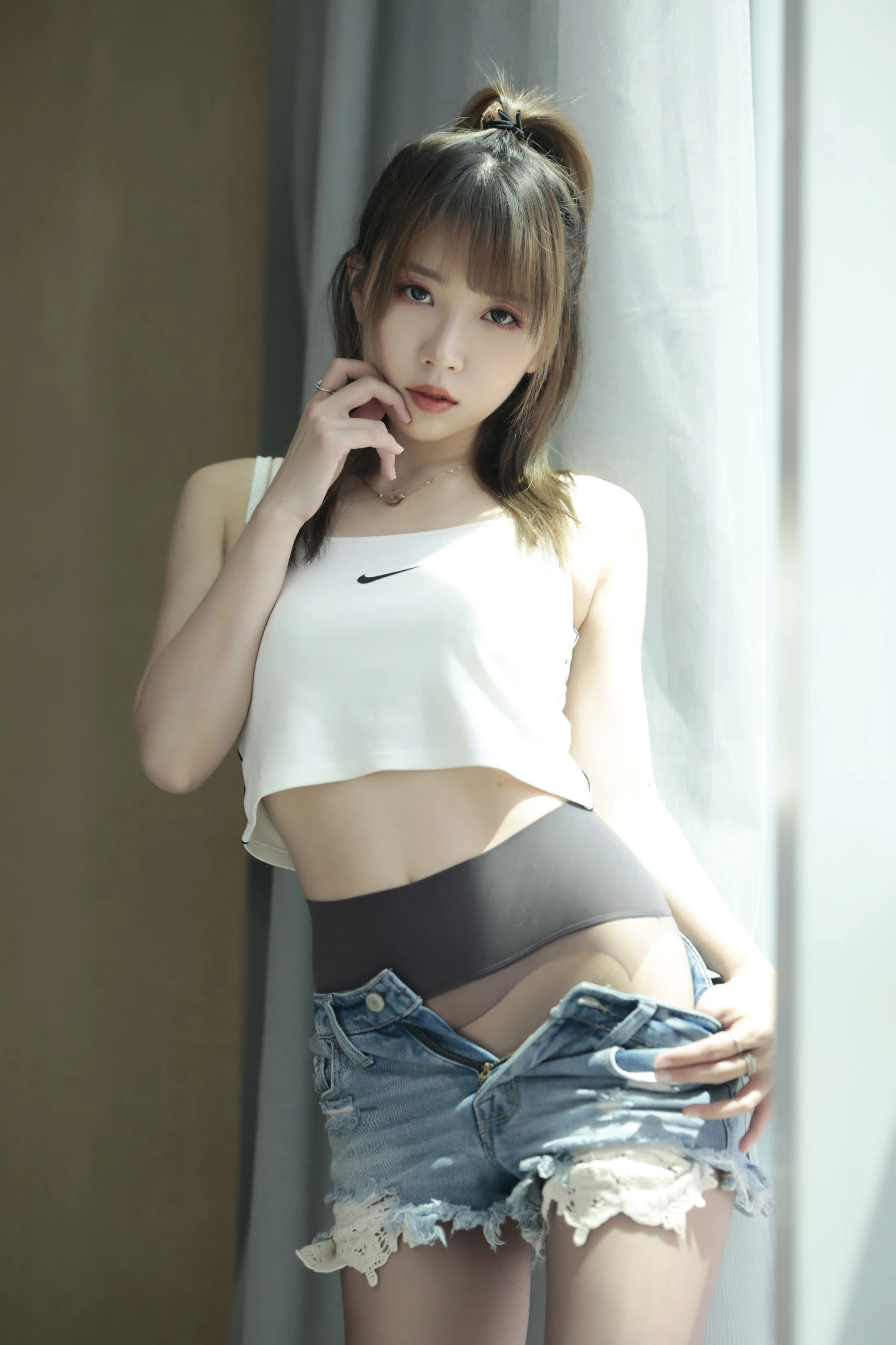 [主播]宋詩雨宋詩雨攝影棚首發攝影：優雅風採釋放美腿誘惑綻放寫真大片 - 51