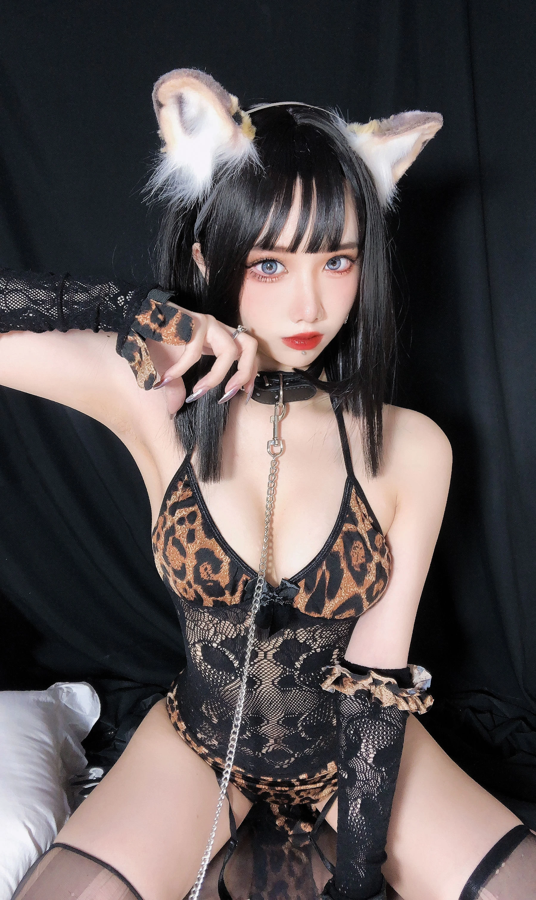 [美模]朱雅靜私房超清美圖珍藏：朱雅靜甜美演繹翹臀完美格調凸顯寫真藝術 - 1