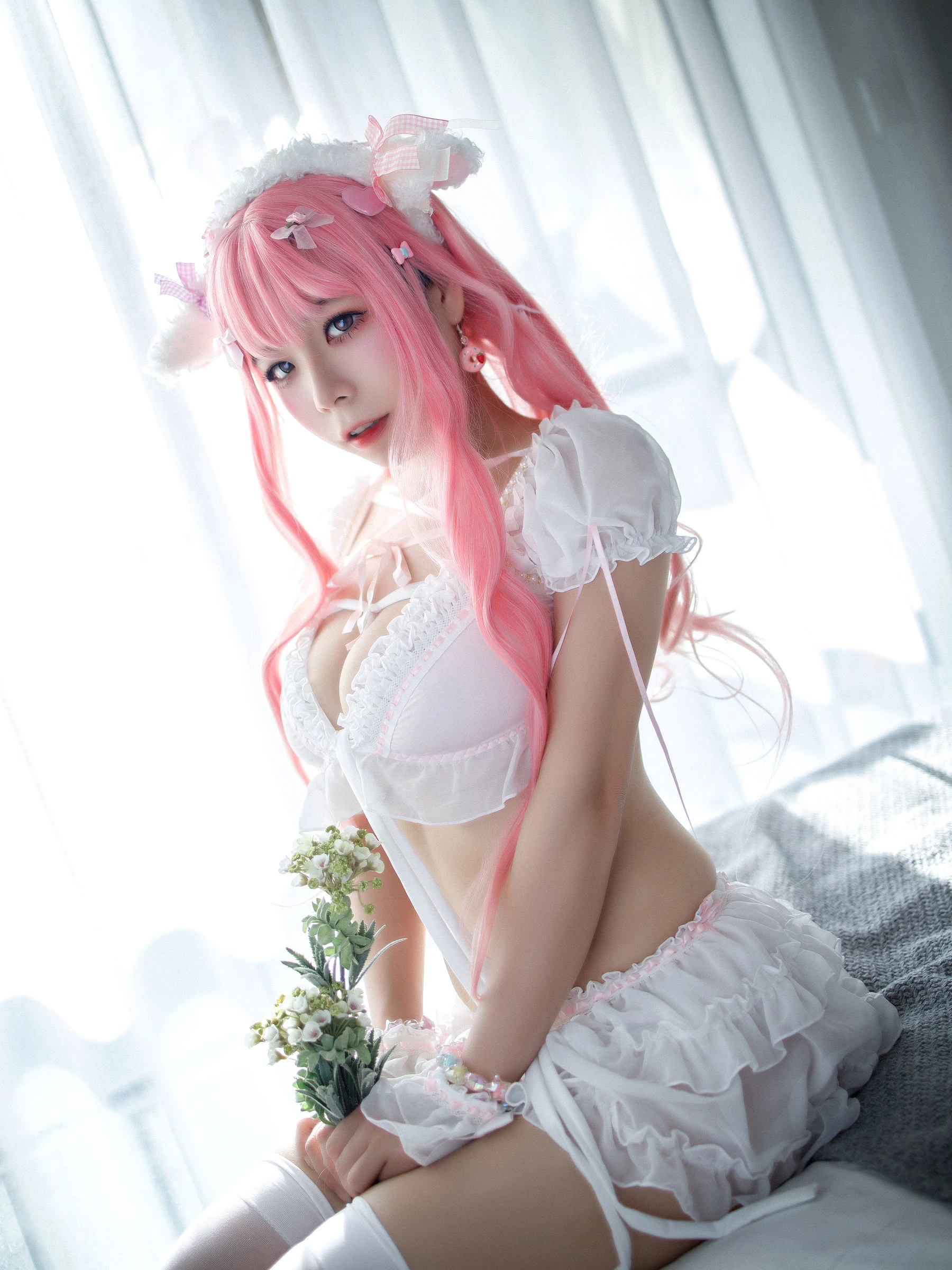 [Cosplay]彭雅琳美圖攝影大師作：彭雅琳火辣於寫真館彰顯美胸風情首發演繹 - 13