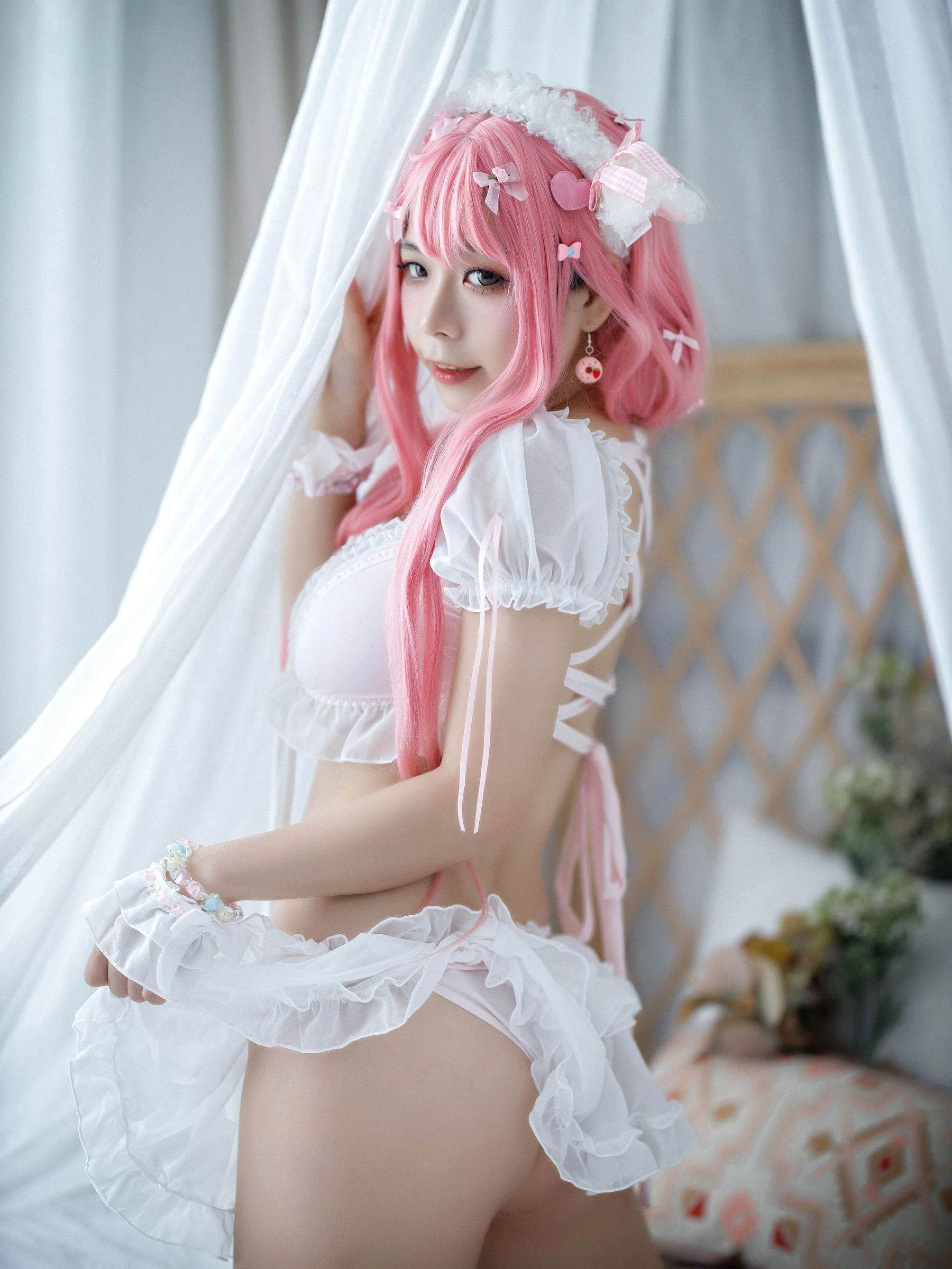 [Cosplay]彭雅琳美圖攝影大師作：彭雅琳火辣於寫真館彰顯美胸風情首發演繹 - 16