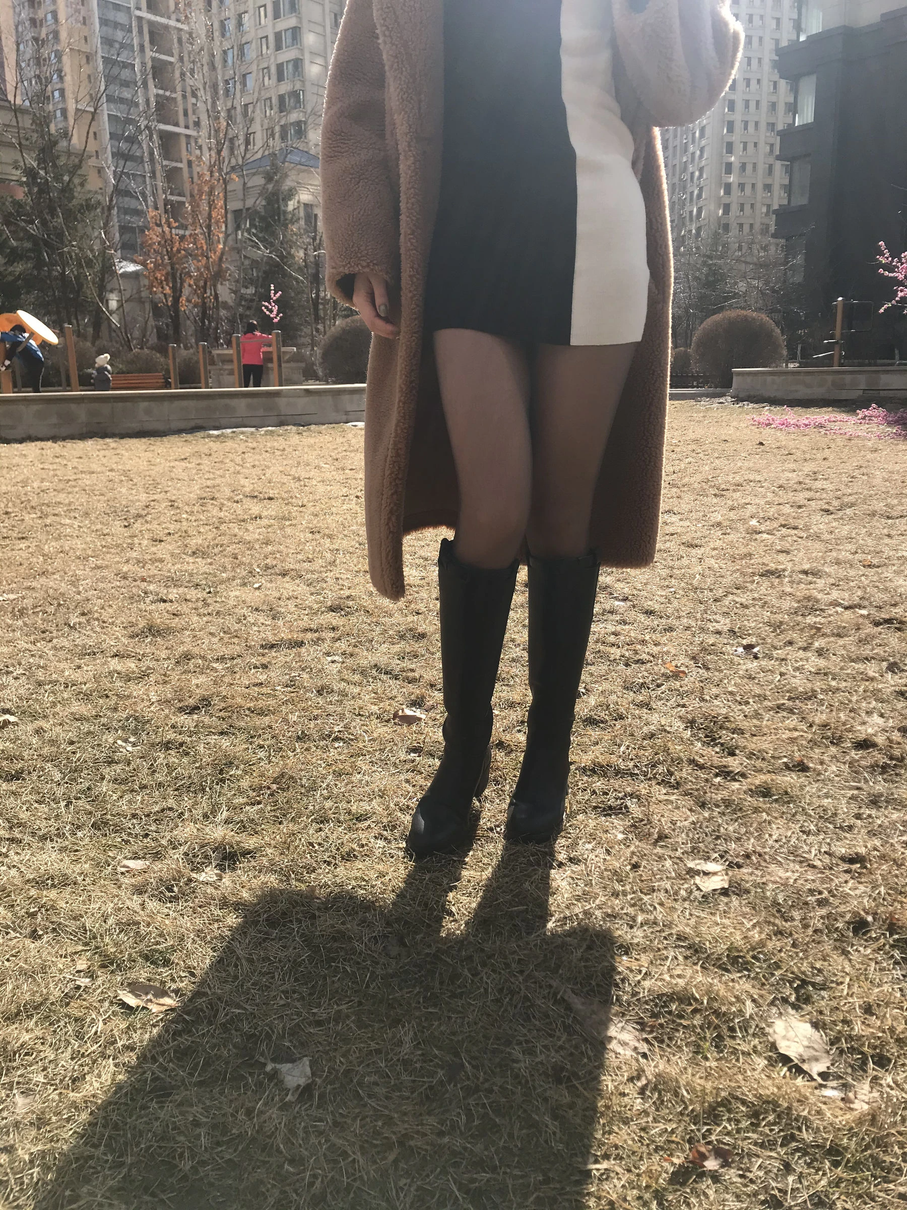 [女神]梁雅婷首發街拍美圖藝術：梁雅婷清純風採凸顯蜂腰完美曲線寫真 - 10