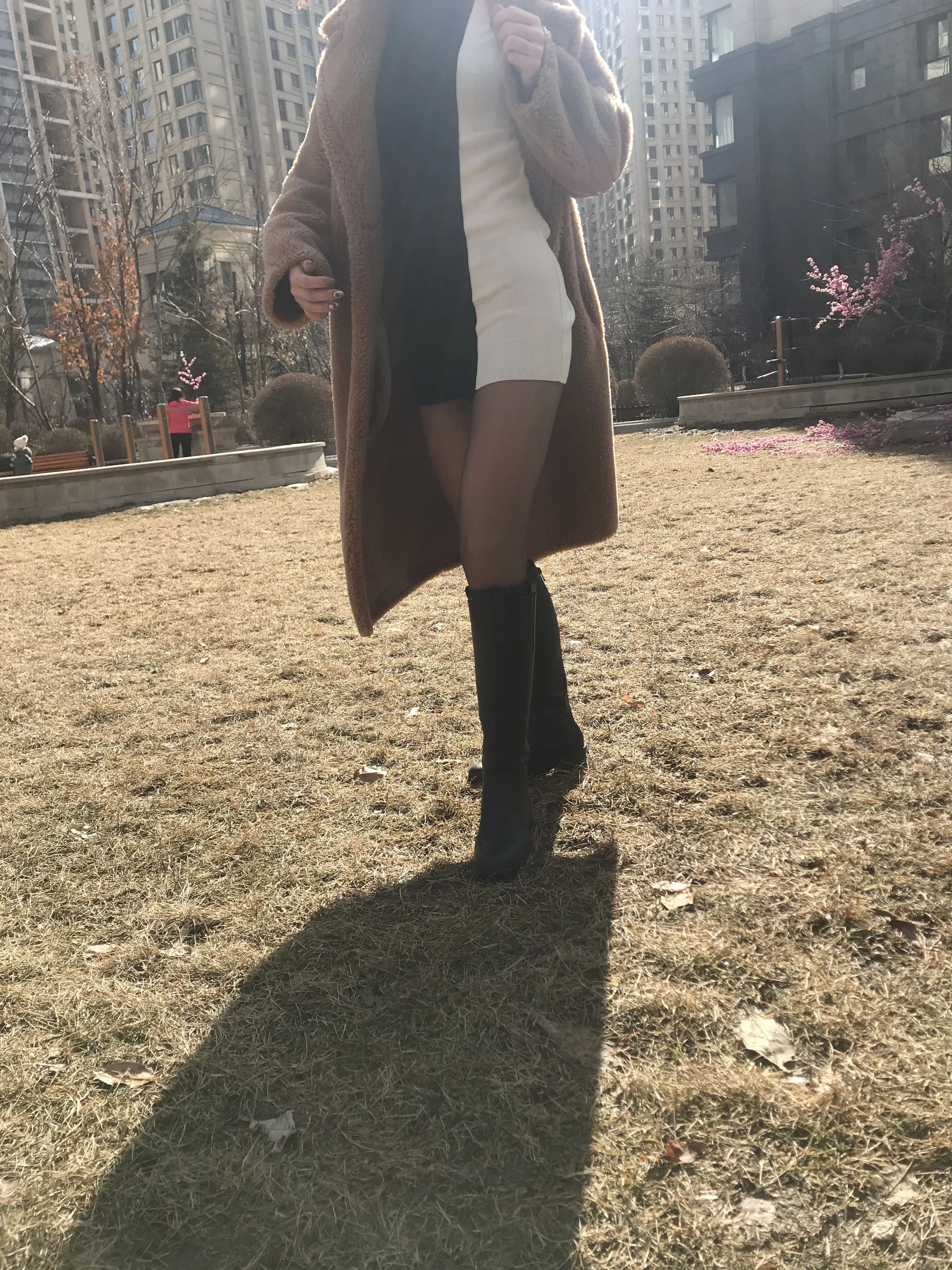 [女神]梁雅婷首發街拍美圖藝術：梁雅婷清純風採凸顯蜂腰完美曲線寫真 - 11