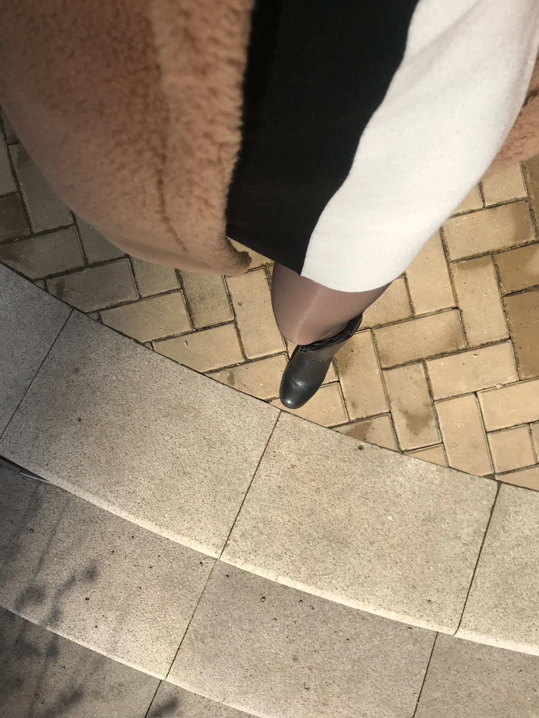[女神]梁雅婷首發街拍美圖藝術：梁雅婷清純風採凸顯蜂腰完美曲線寫真 - 17