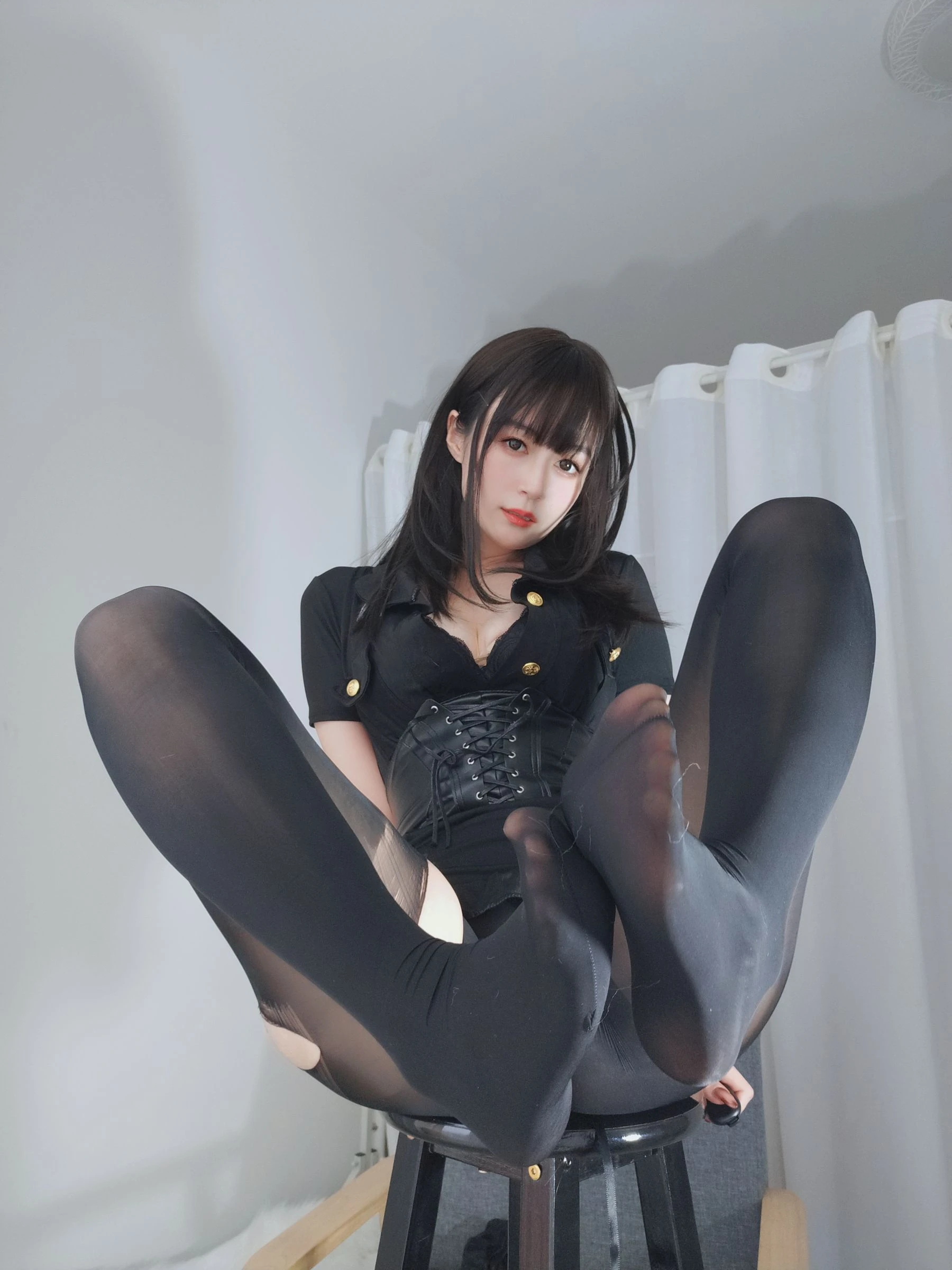 [校花]張雨靜圖集攝影大師作：張雨靜火辣於戶外展現曲線風情高清演繹 - 52
