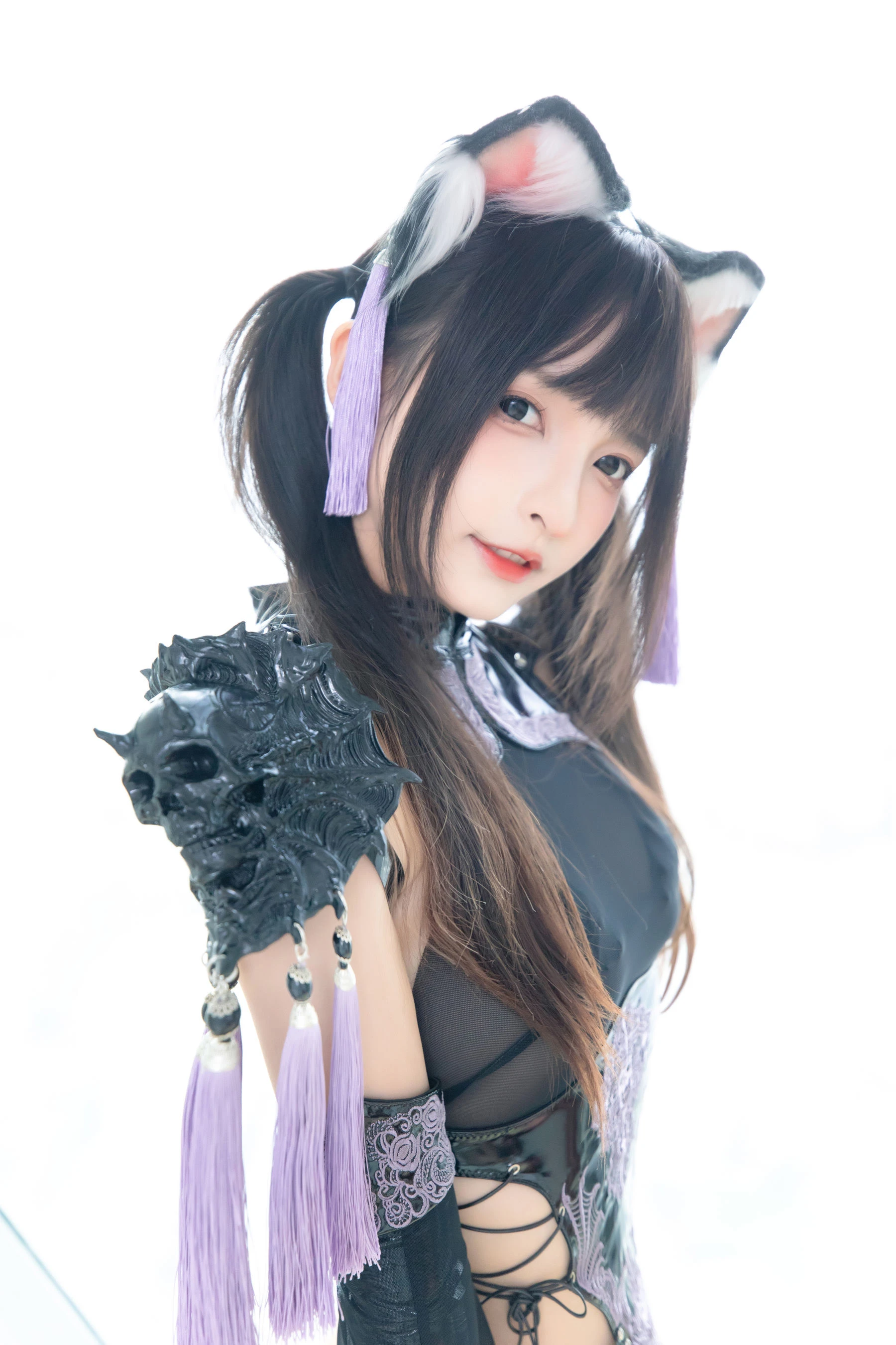 [美女]高雨萌高雨萌清純風採美圖大賞：攝影棚大圖美圖演繹翹臀誘惑美學 - 17