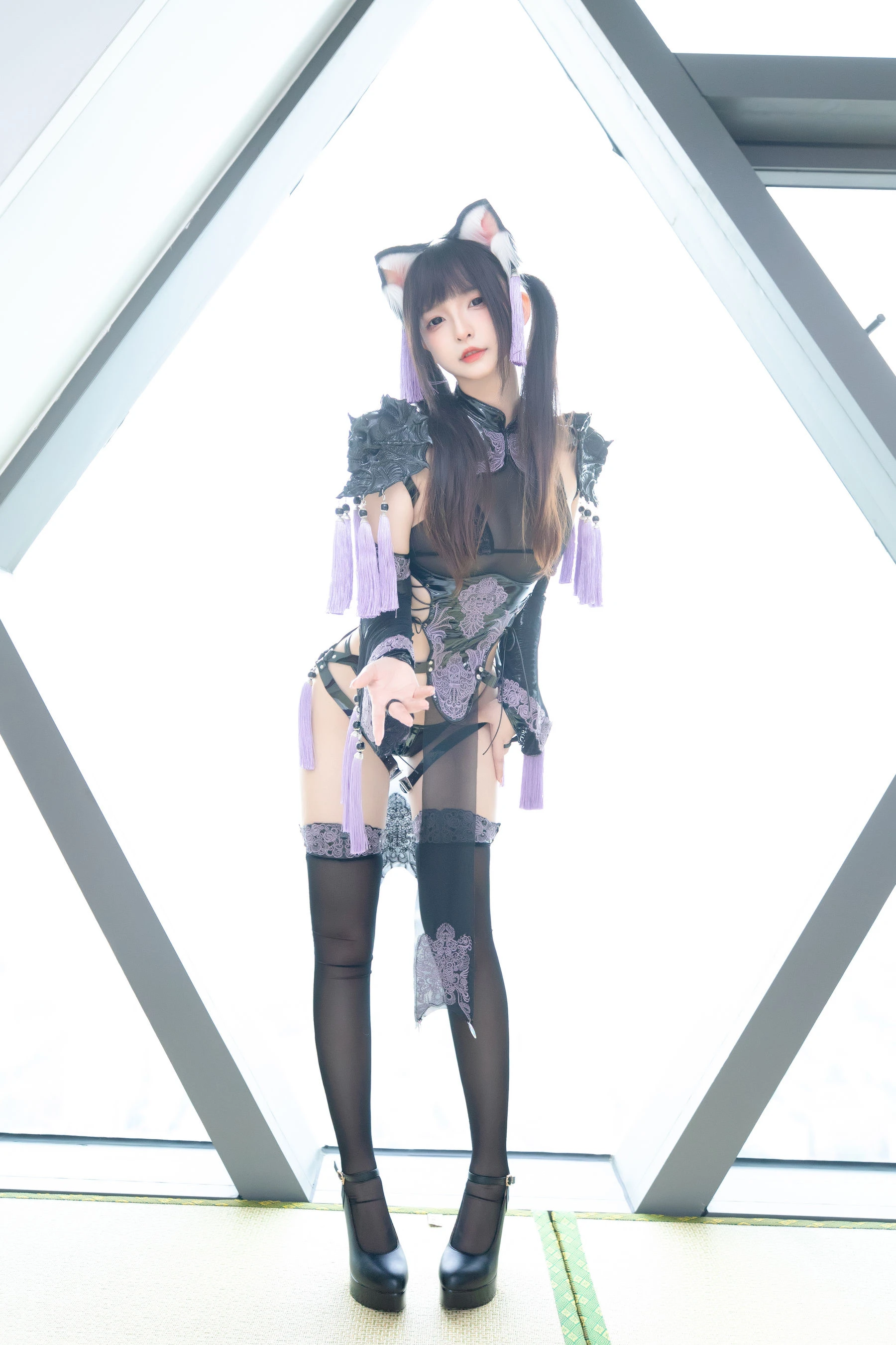 [美女]高雨萌高雨萌清純風採美圖大賞：攝影棚大圖美圖演繹翹臀誘惑美學 - 23