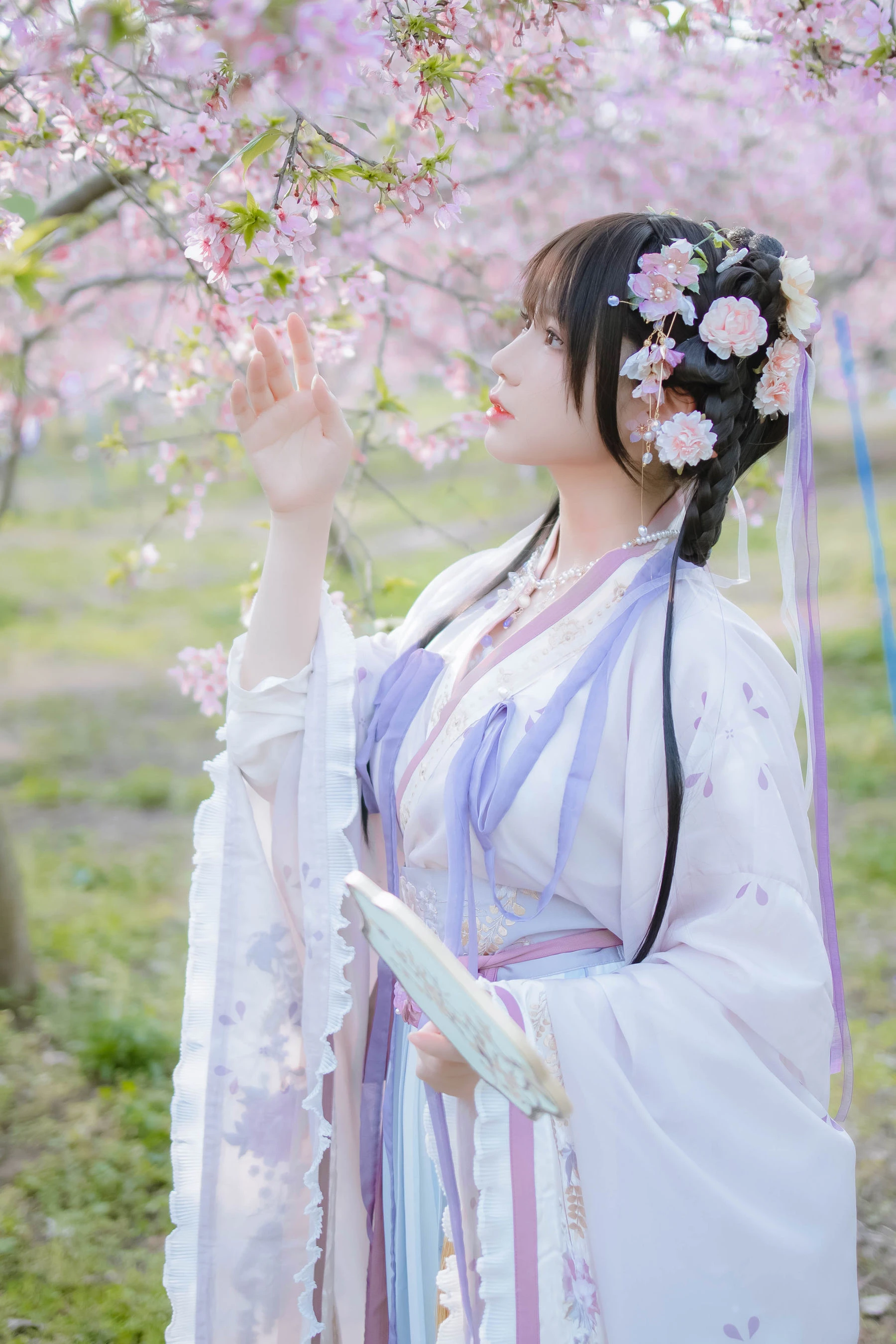 [辣妹]謝雅婷首發寫真作品：戶外攝影優雅彰顯謝雅婷蜂腰曲線格調綻放寫真集 - 1