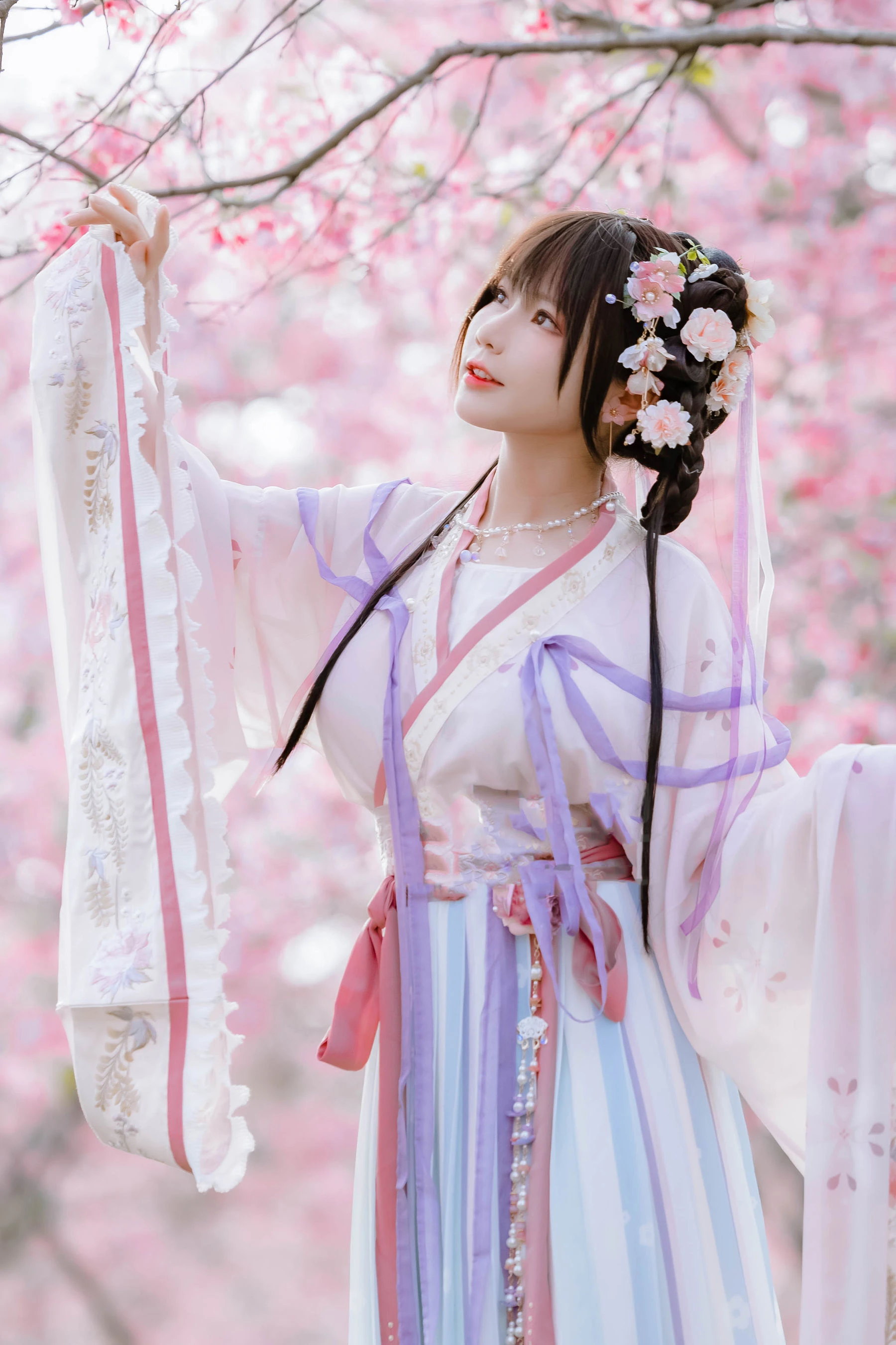 [辣妹]謝雅婷首發寫真作品：戶外攝影優雅彰顯謝雅婷蜂腰曲線格調綻放寫真集 - 16