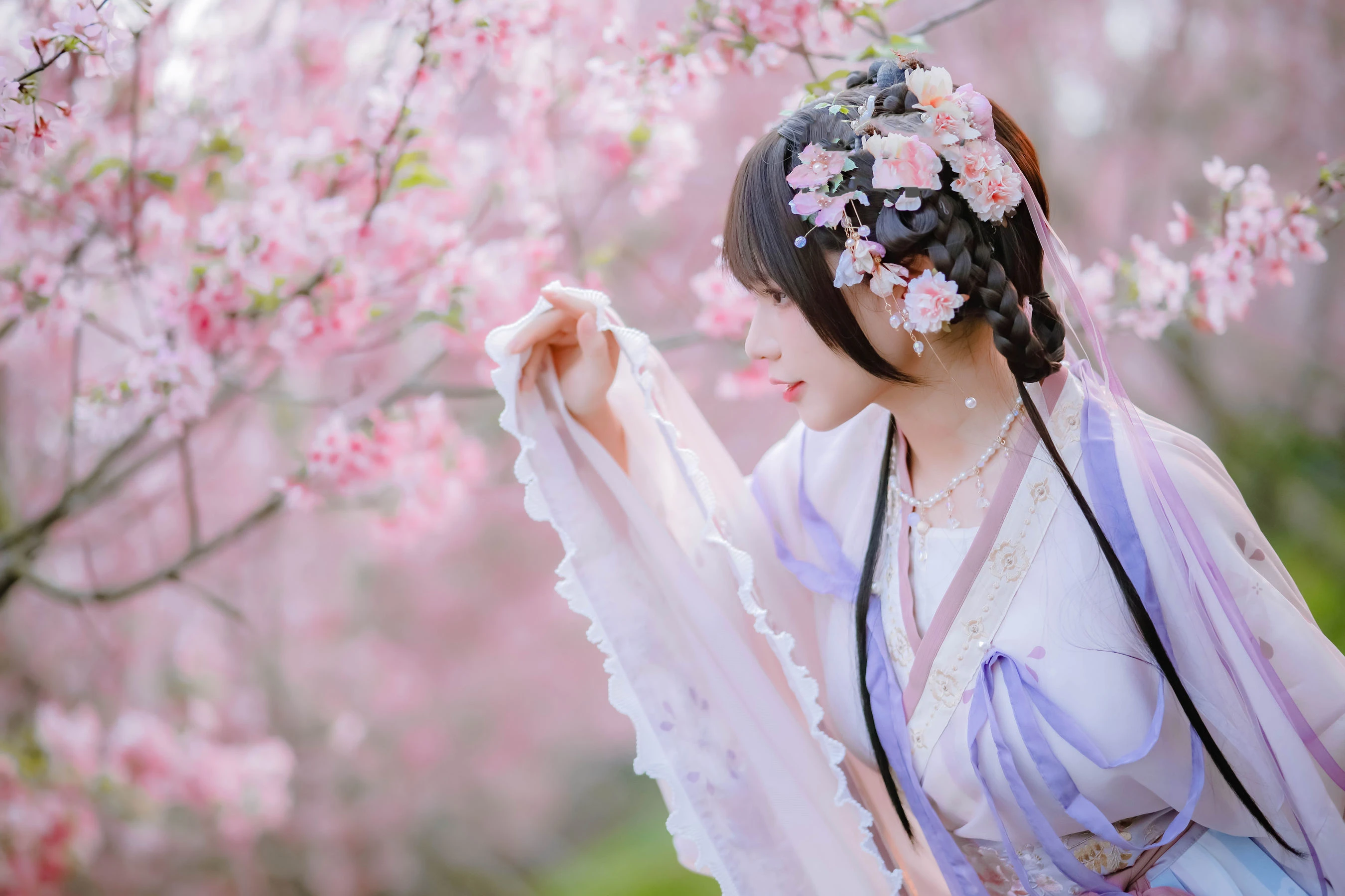 [辣妹]謝雅婷首發寫真作品：戶外攝影優雅彰顯謝雅婷蜂腰曲線格調綻放寫真集 - 17