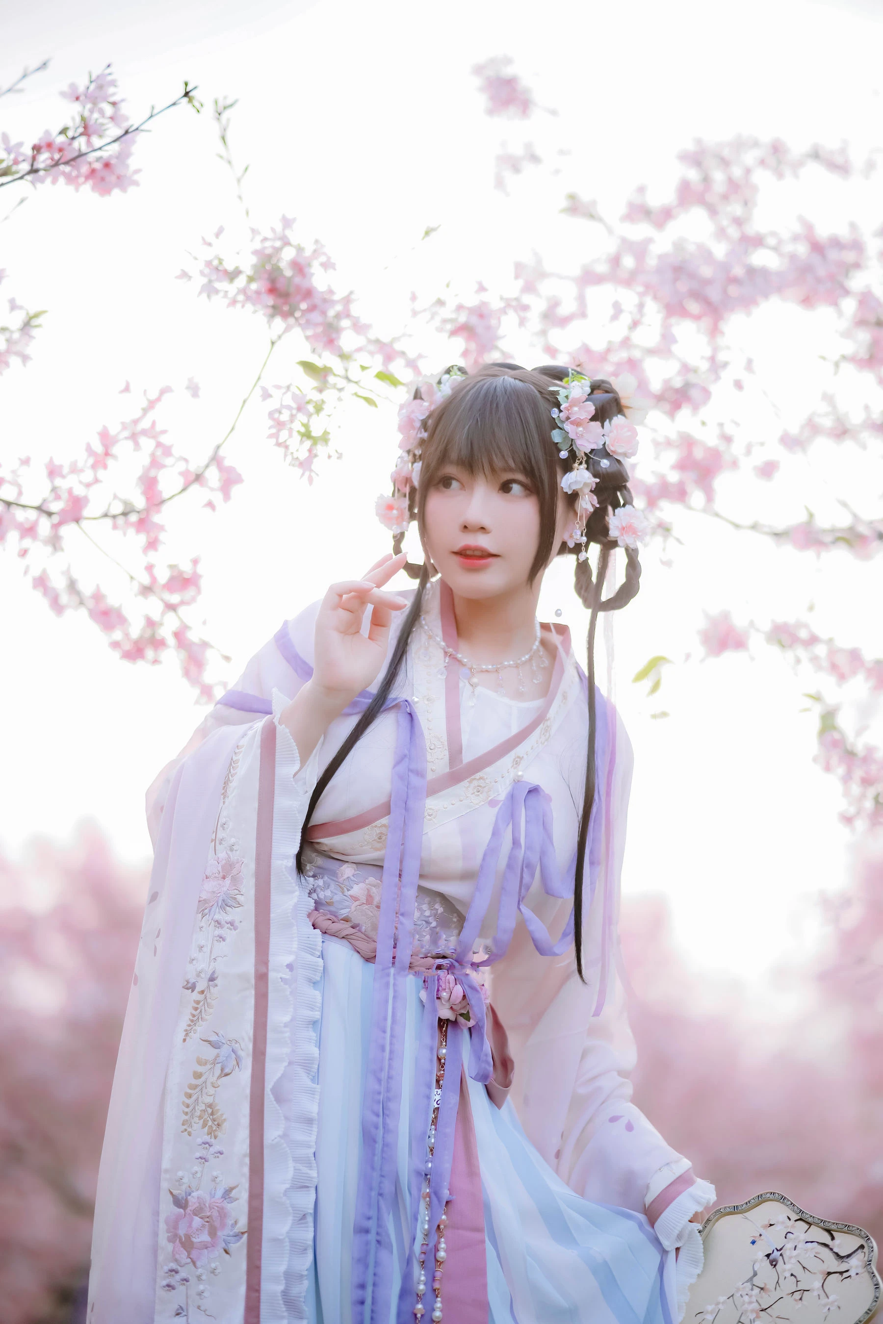 [辣妹]謝雅婷首發寫真作品：戶外攝影優雅彰顯謝雅婷蜂腰曲線格調綻放寫真集 - 22