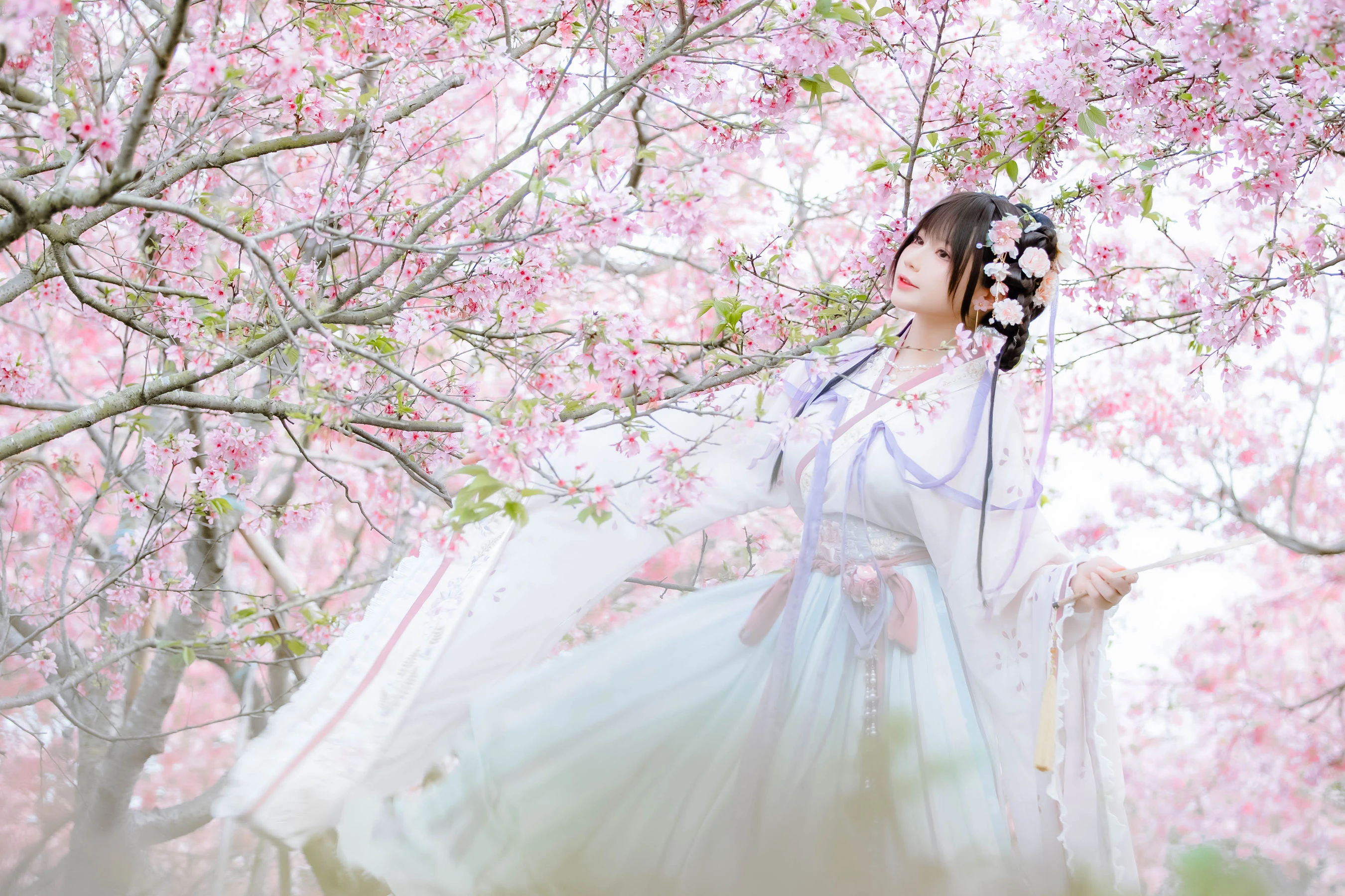 [辣妹]謝雅婷首發寫真作品：戶外攝影優雅彰顯謝雅婷蜂腰曲線格調綻放寫真集 - 25