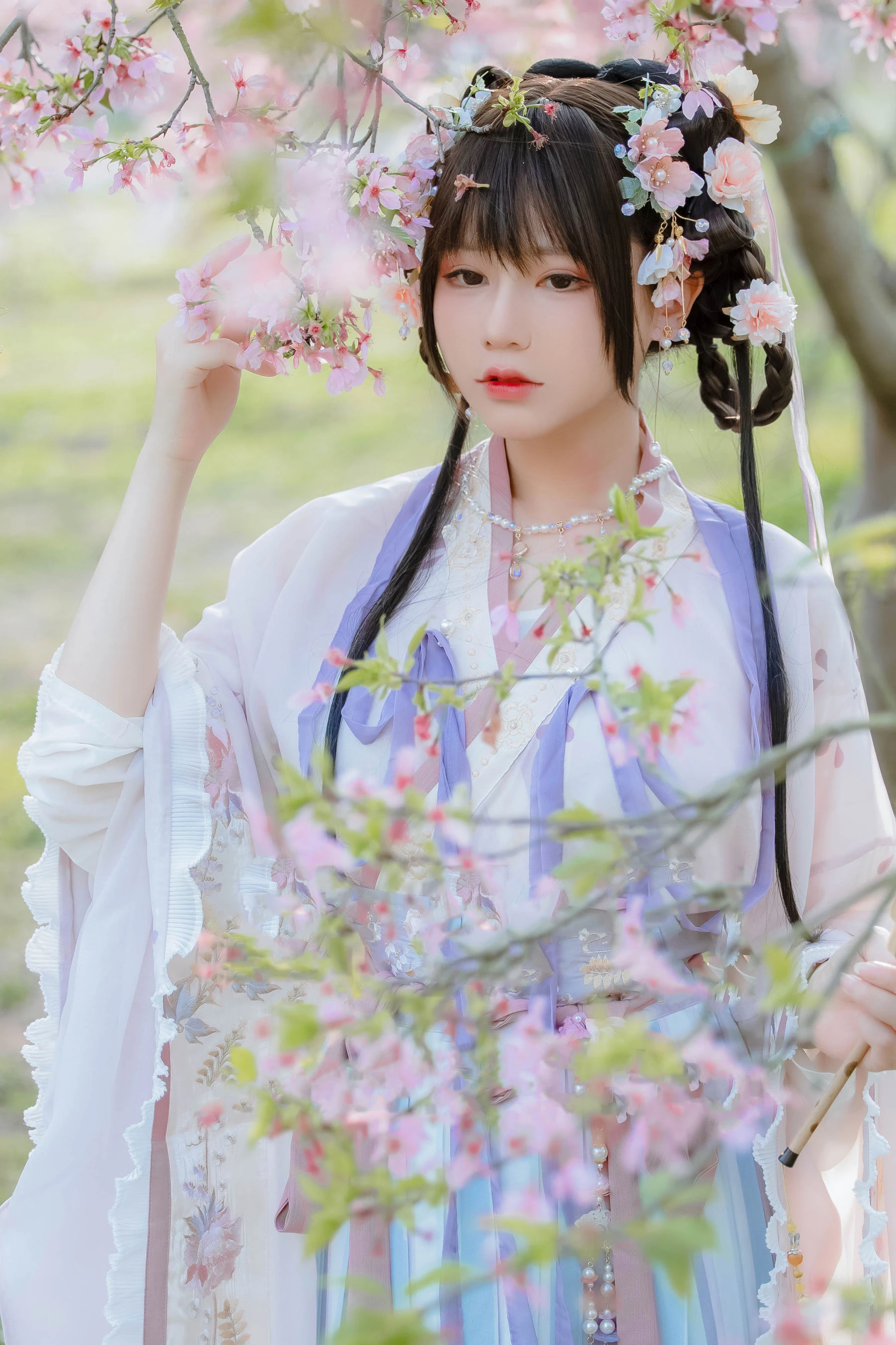 [辣妹]謝雅婷首發寫真作品：戶外攝影優雅彰顯謝雅婷蜂腰曲線格調綻放寫真集 - 3