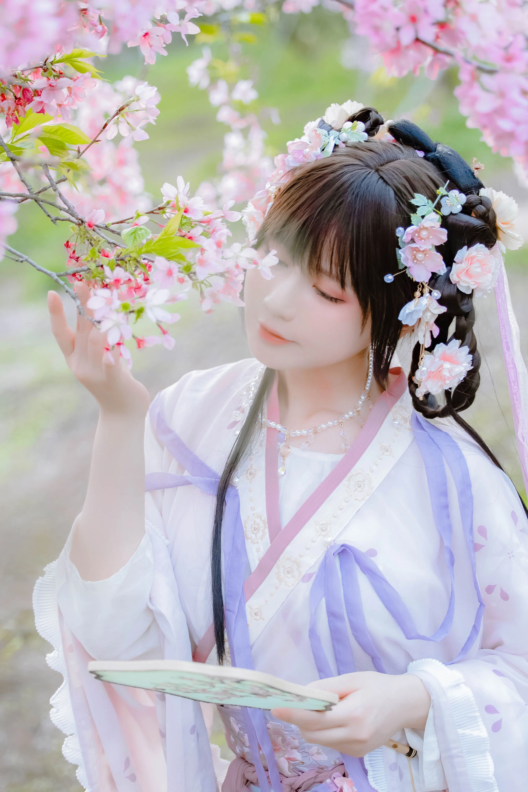 [辣妹]謝雅婷首發寫真作品：戶外攝影優雅彰顯謝雅婷蜂腰曲線格調綻放寫真集 - 31