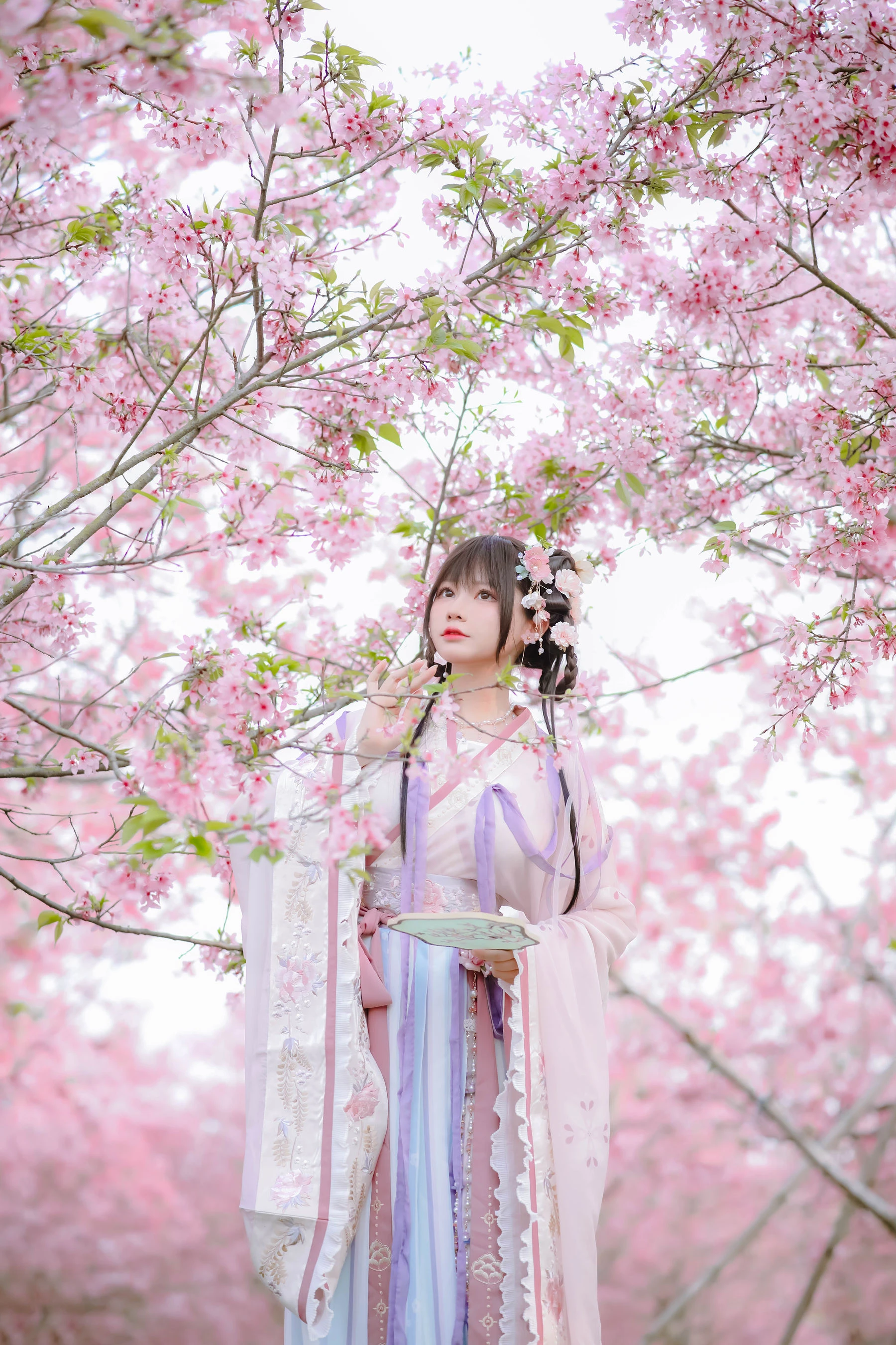 [辣妹]謝雅婷首發寫真作品：戶外攝影優雅彰顯謝雅婷蜂腰曲線格調綻放寫真集 - 34