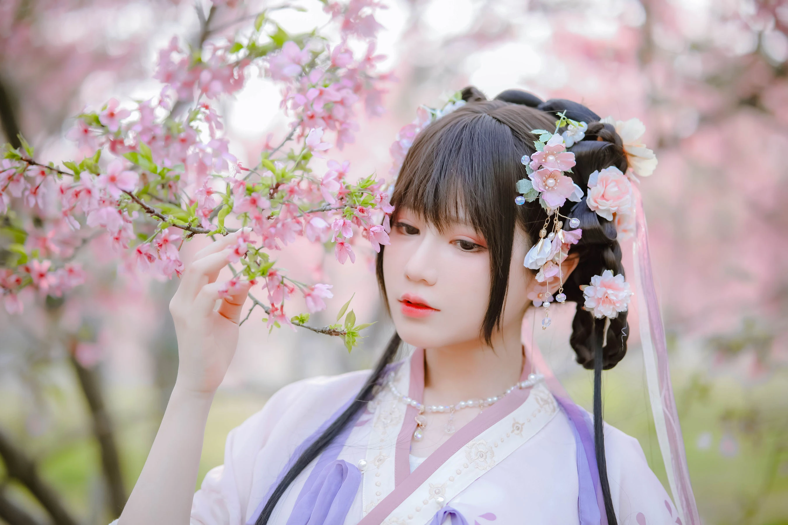 [辣妹]謝雅婷首發寫真作品：戶外攝影優雅彰顯謝雅婷蜂腰曲線格調綻放寫真集 - 36